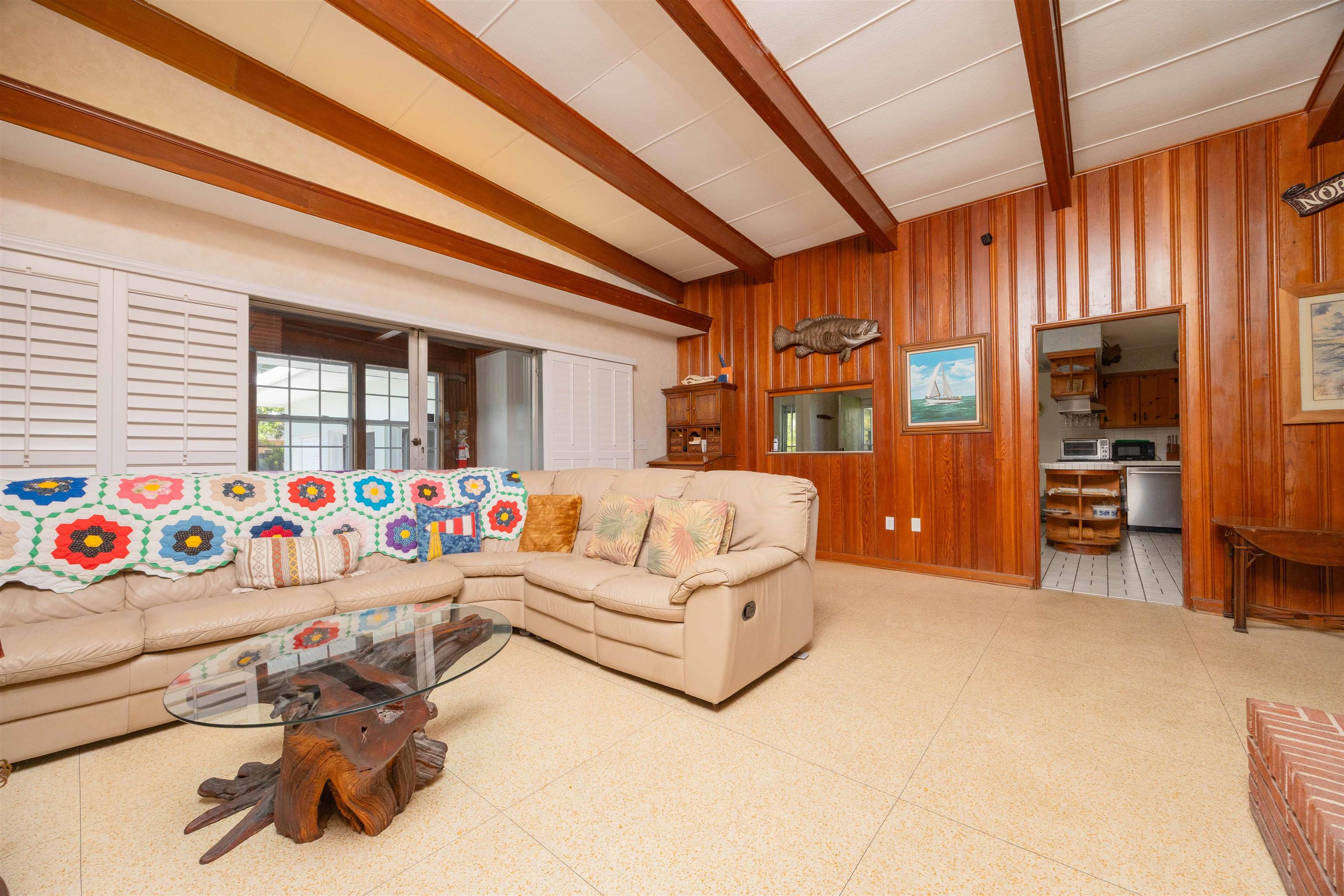 Image 21 of 47 For 124 Inlet Dr.