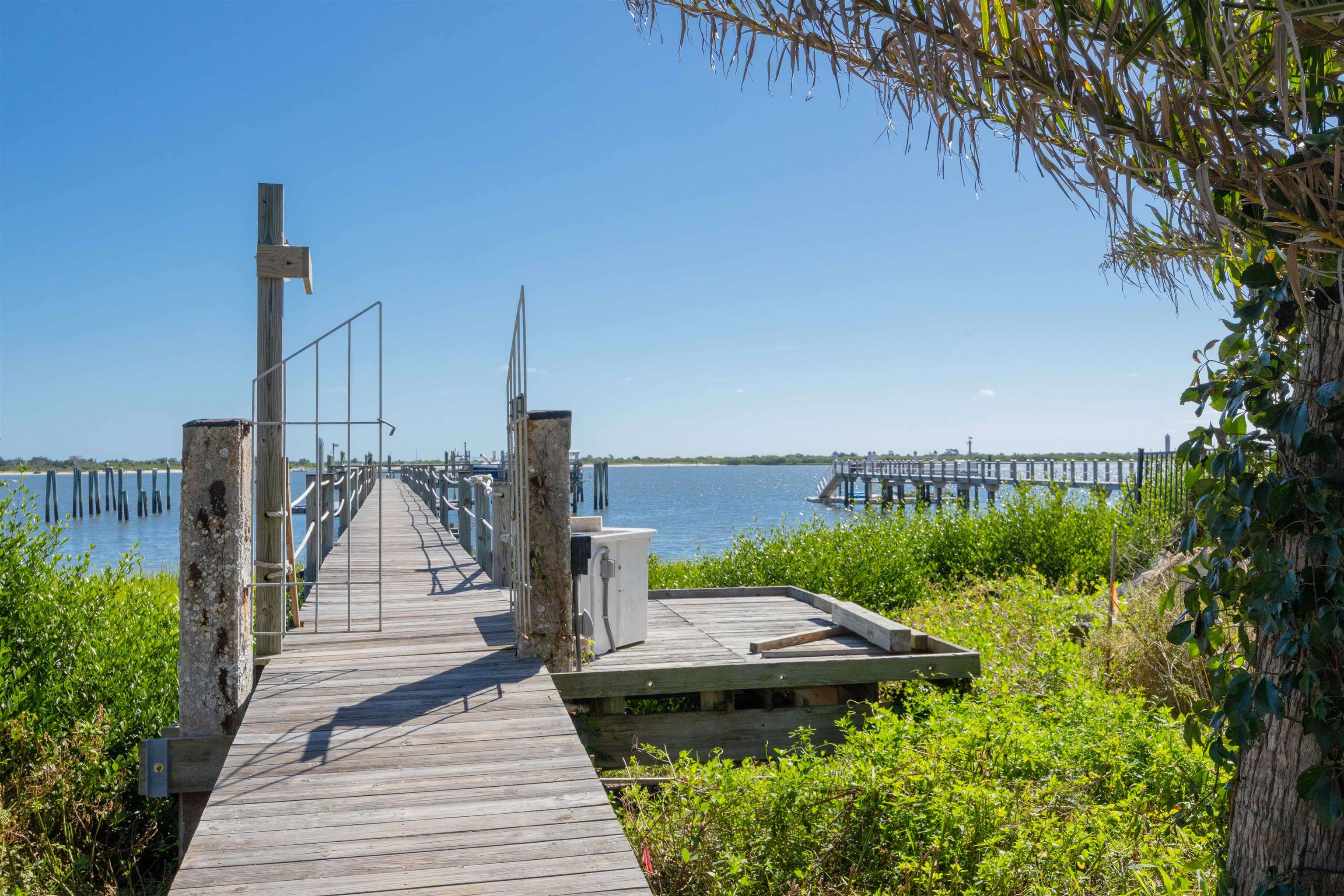 Image 41 of 47 For 124 Inlet Dr.