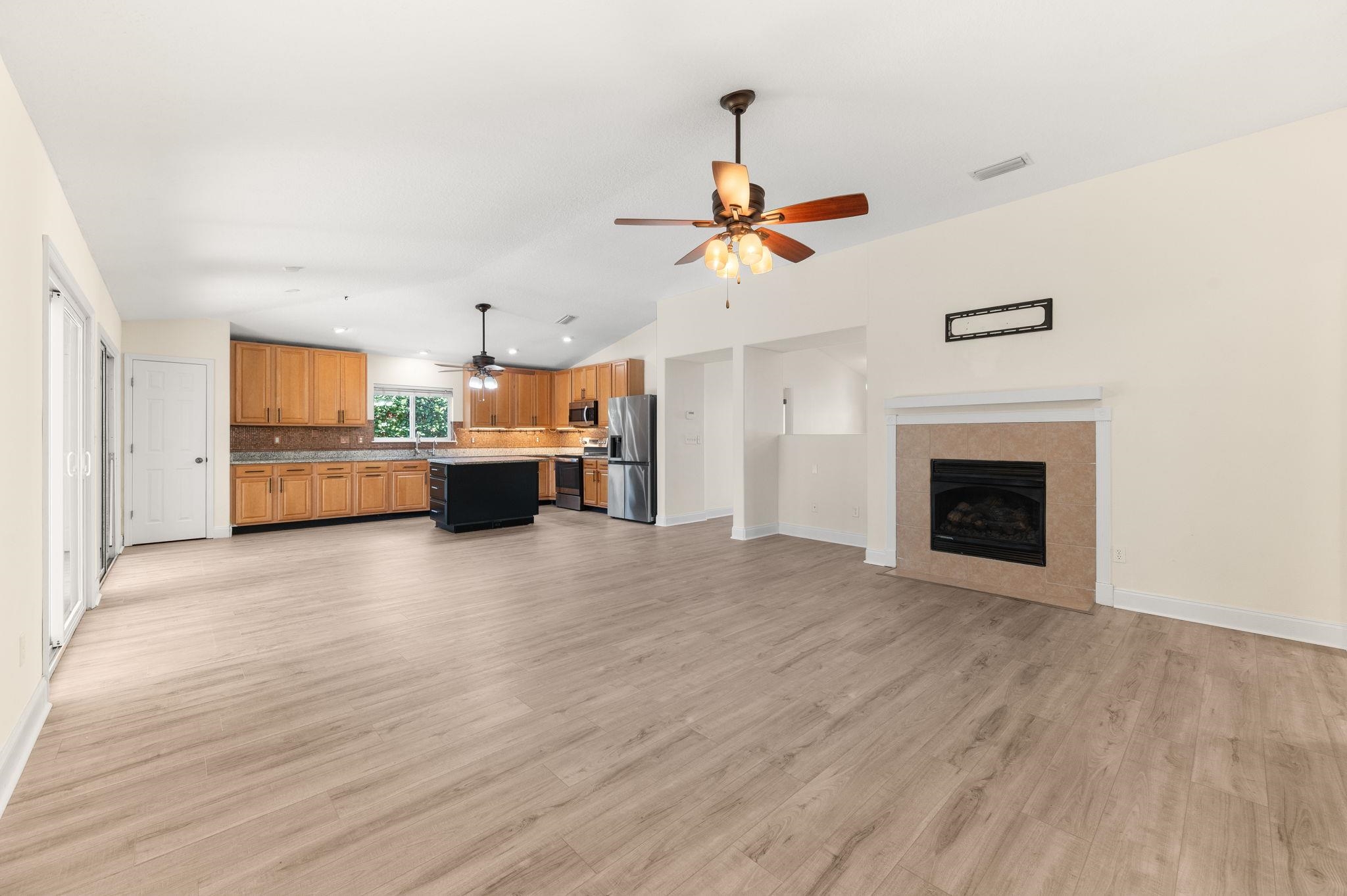 Image 12 of 63 For 4105 Palmetto Bay Dr