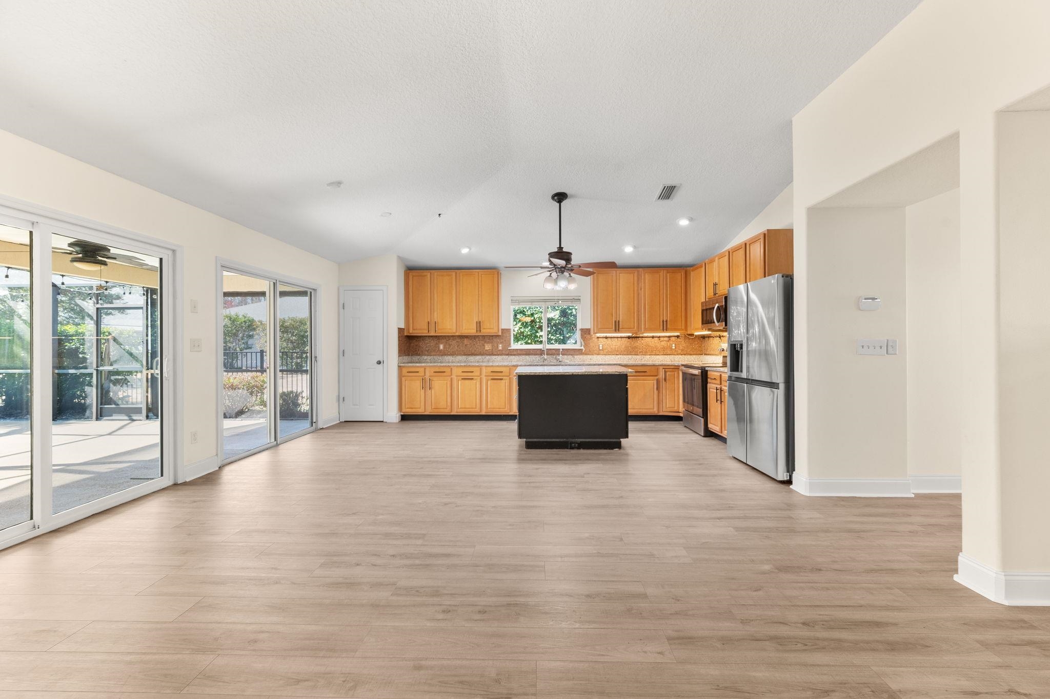 Image 13 of 63 For 4105 Palmetto Bay Dr