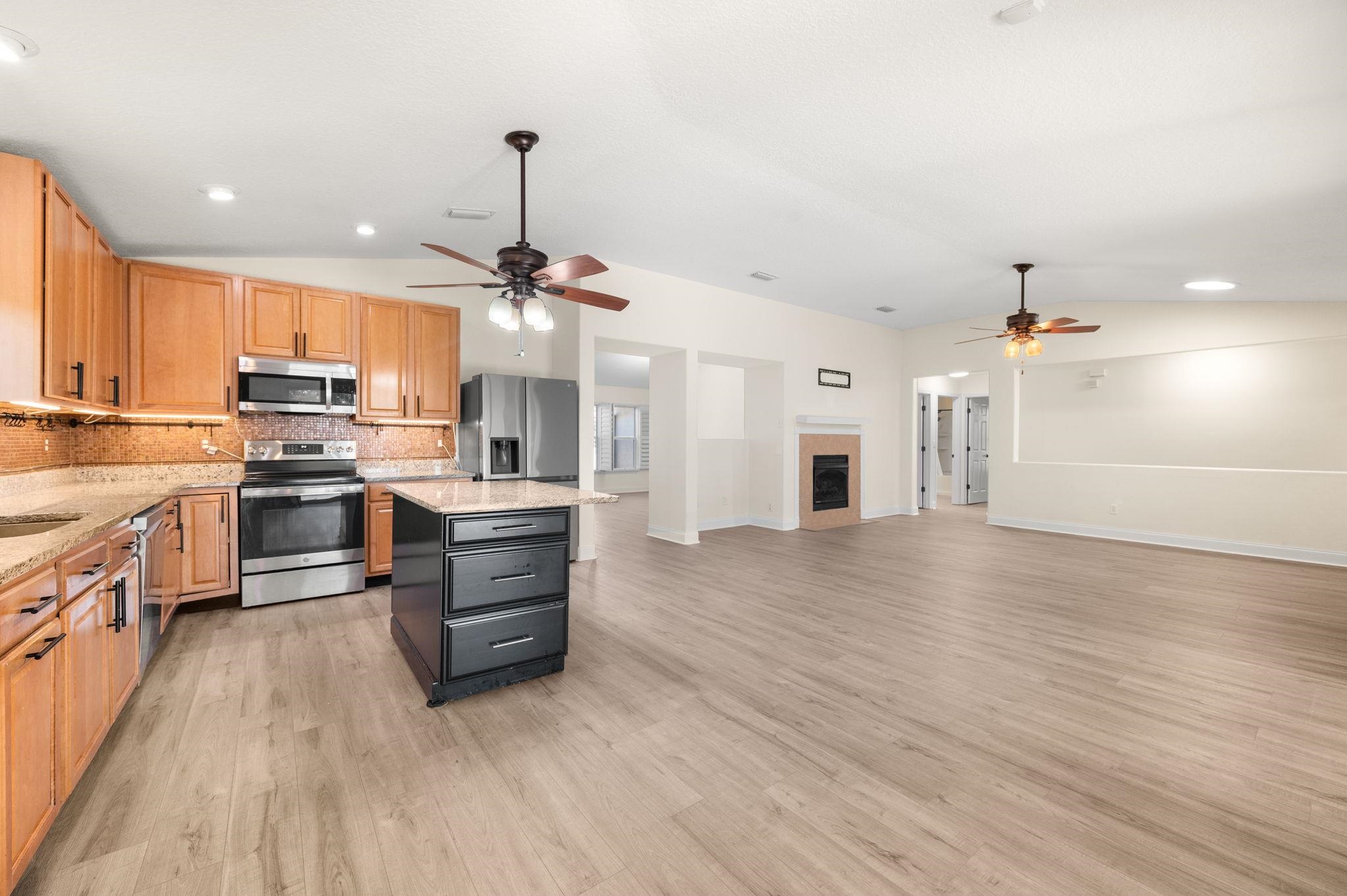 Image 15 of 63 For 4105 Palmetto Bay Dr