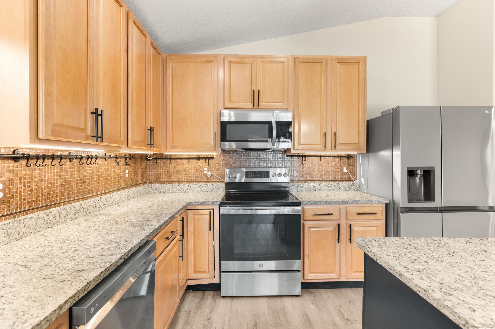 Image 18 of 63 For 4105 Palmetto Bay Dr