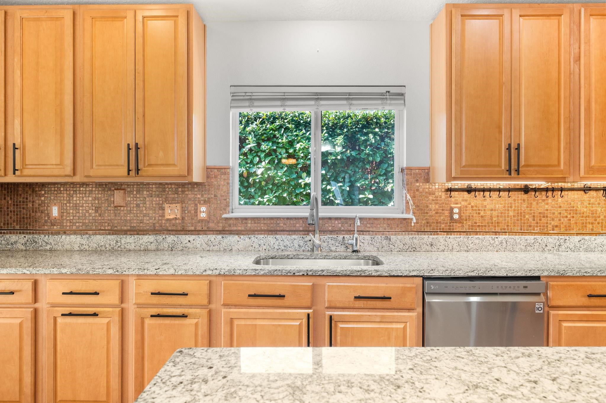 Image 19 of 63 For 4105 Palmetto Bay Dr