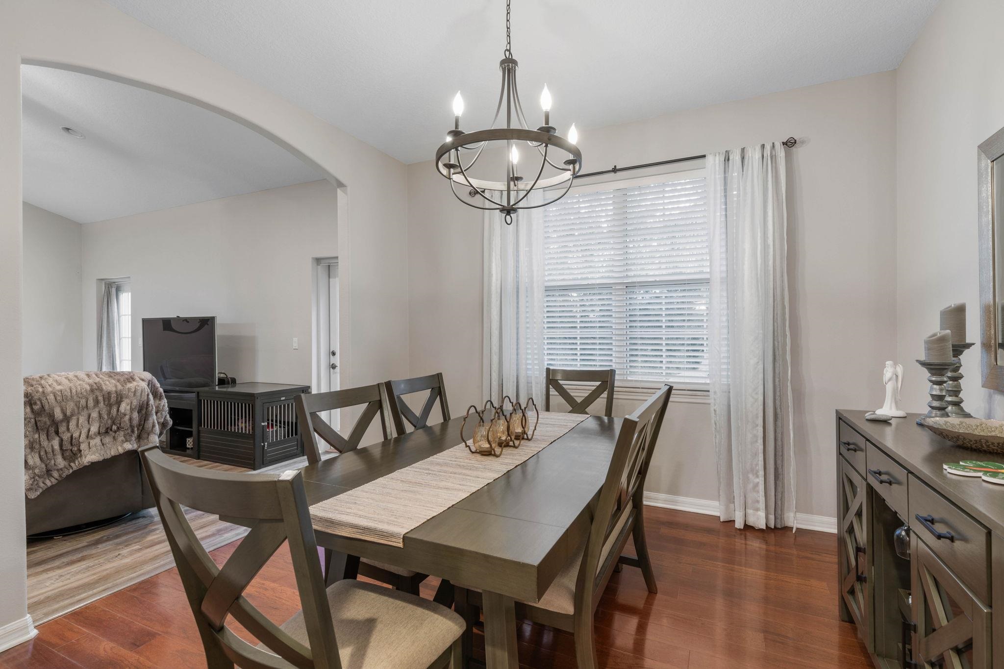 Image 11 of 54 For 21 Whitehall Ct