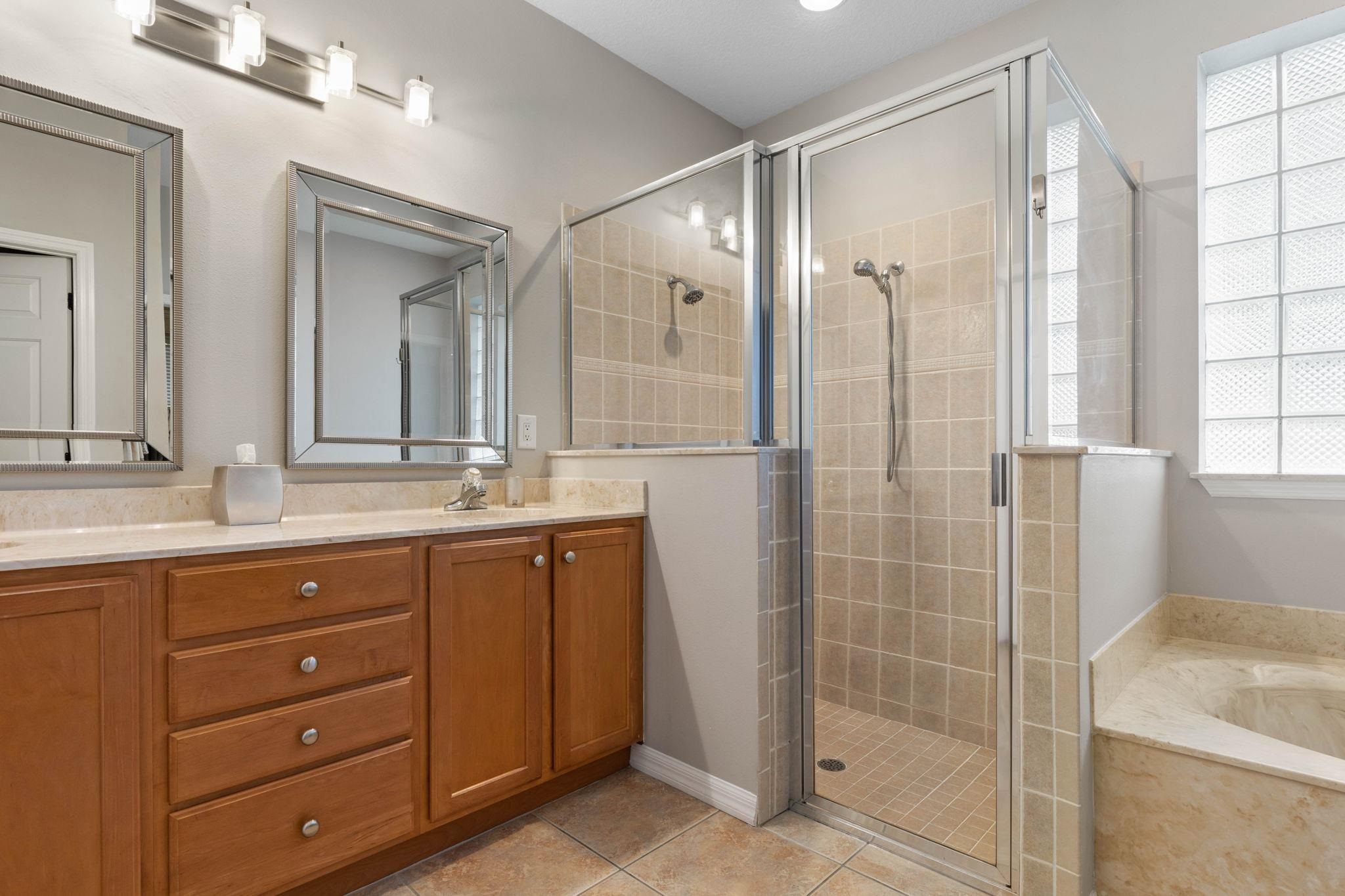 Image 23 of 54 For 21 Whitehall Ct