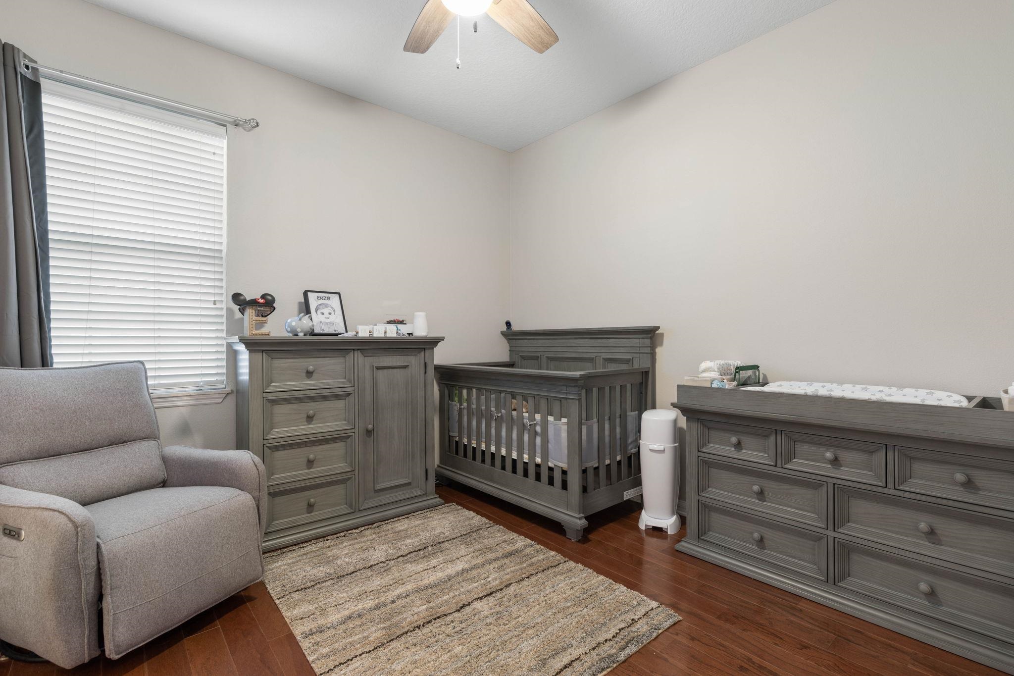 Image 27 of 54 For 21 Whitehall Ct