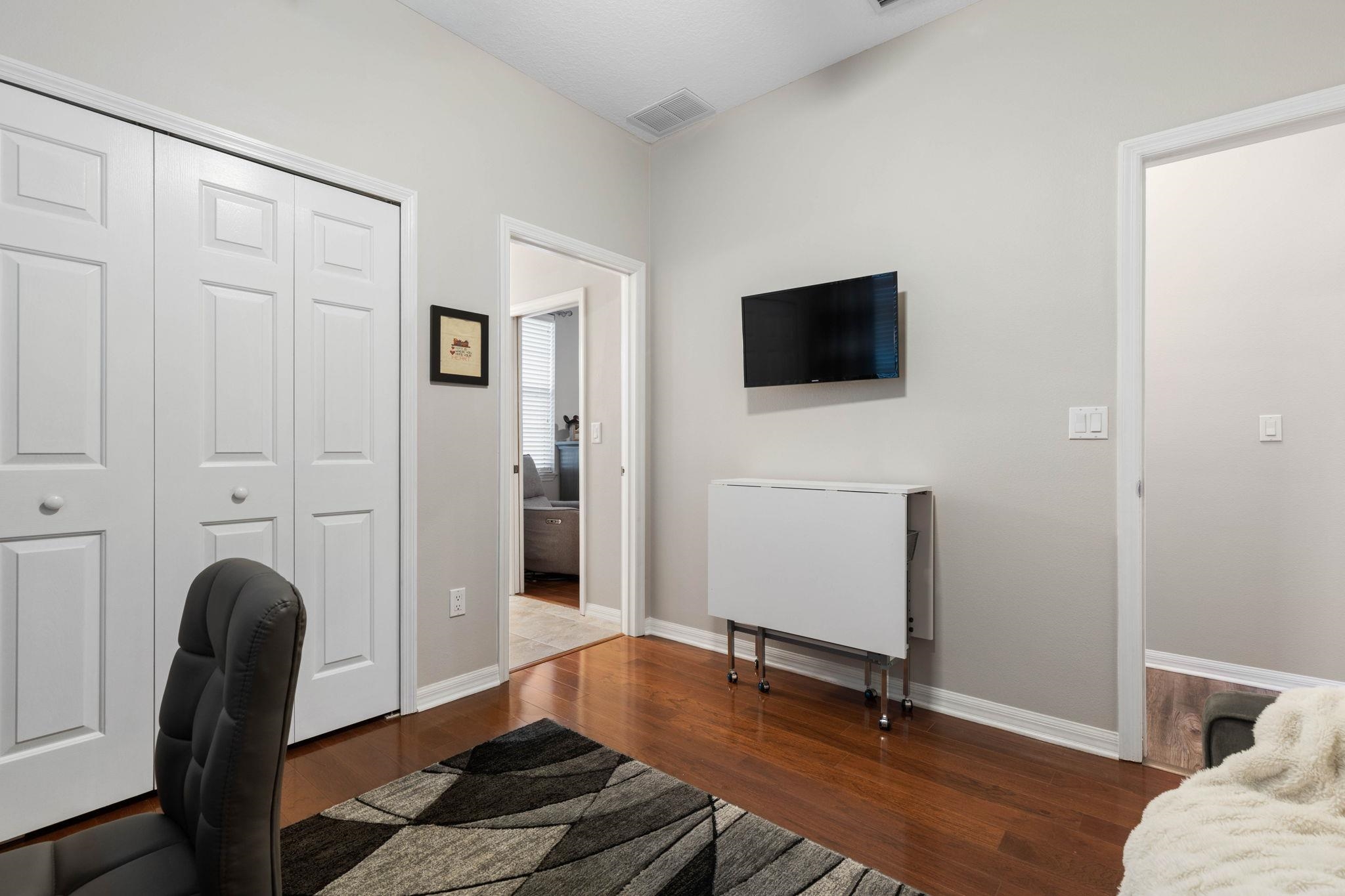 Image 34 of 54 For 21 Whitehall Ct