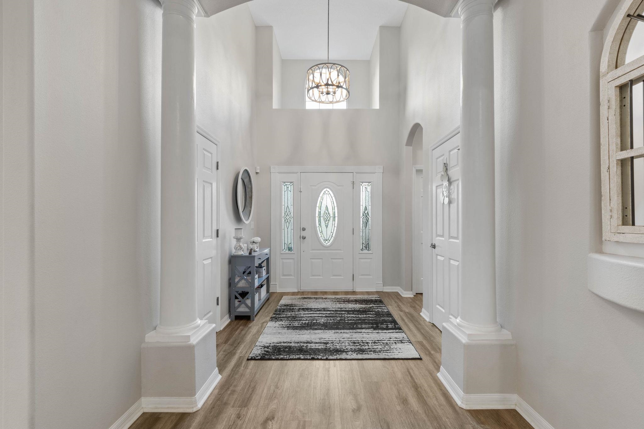 Image 5 of 54 For 21 Whitehall Ct