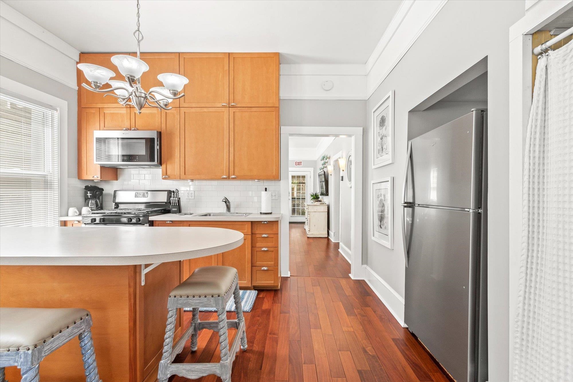 Image 13 of 37 For 54 Grove Avenue