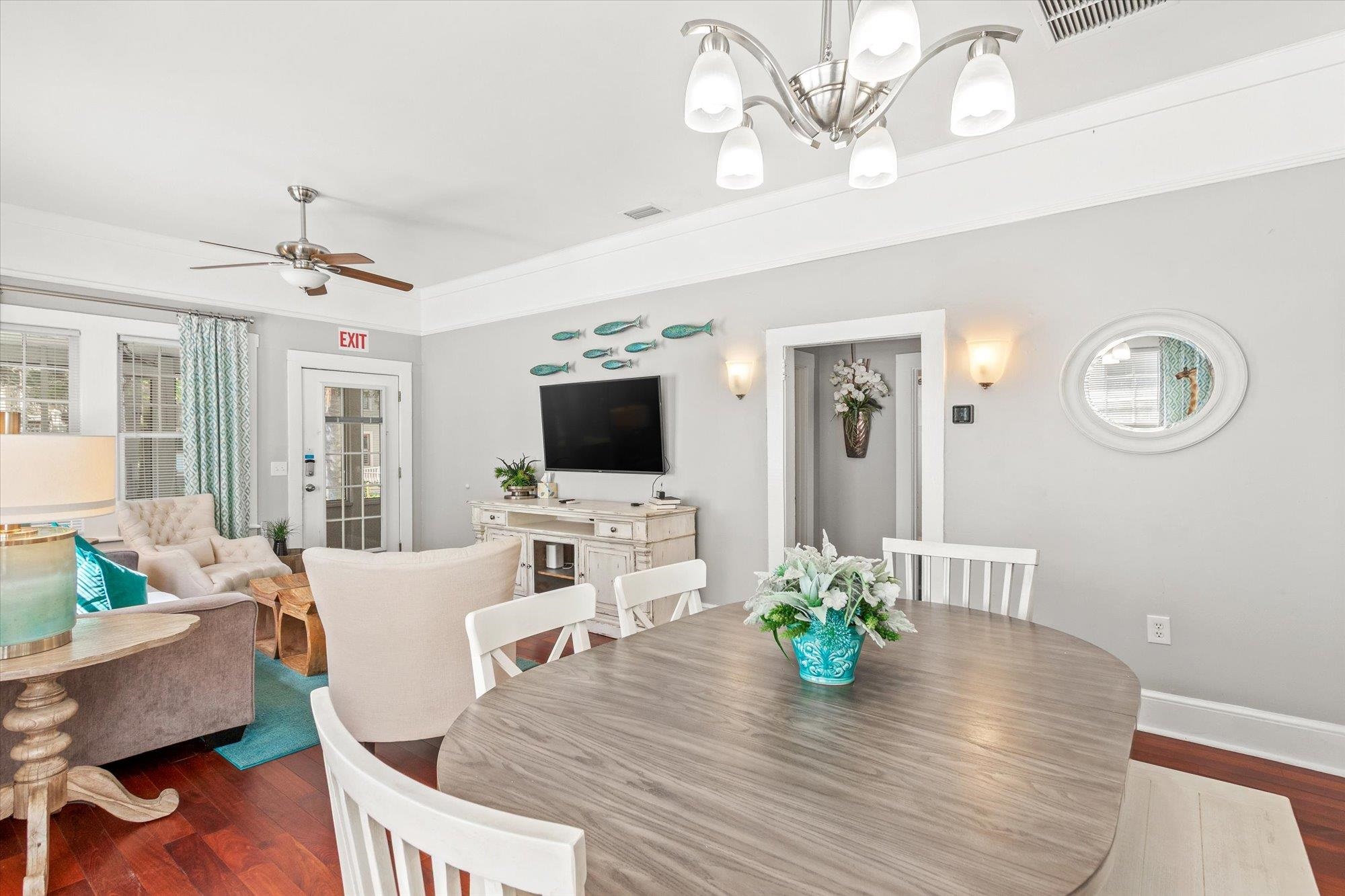 Image 20 of 37 For 54 Grove Avenue