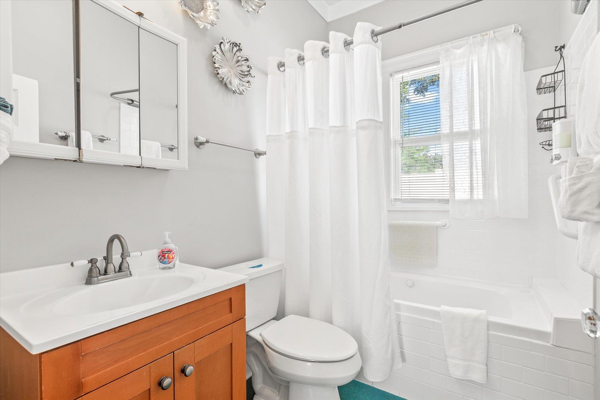 Image 23 of 37 For 54 Grove Avenue