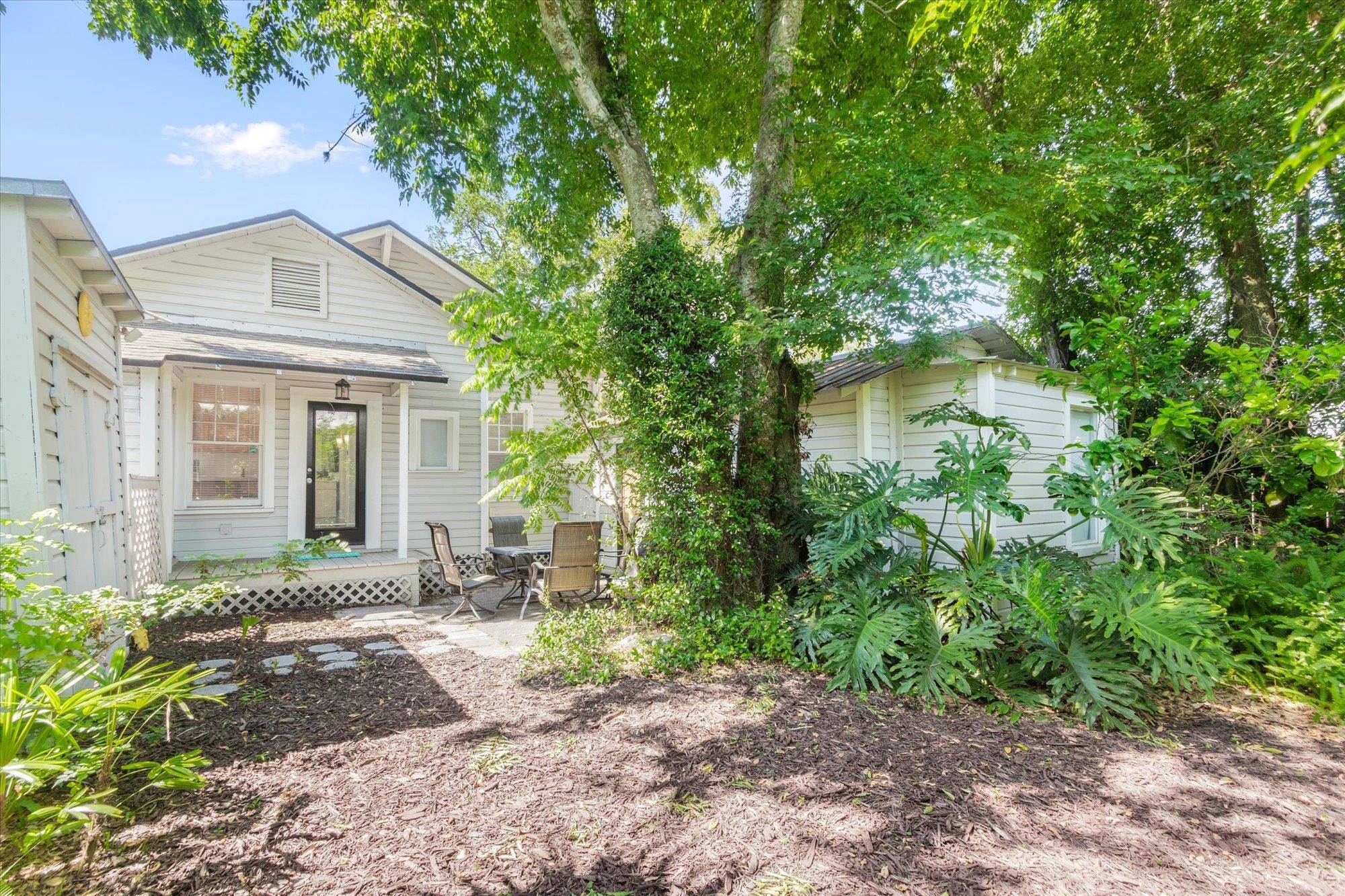 Image 3 of 37 For 54 Grove Avenue