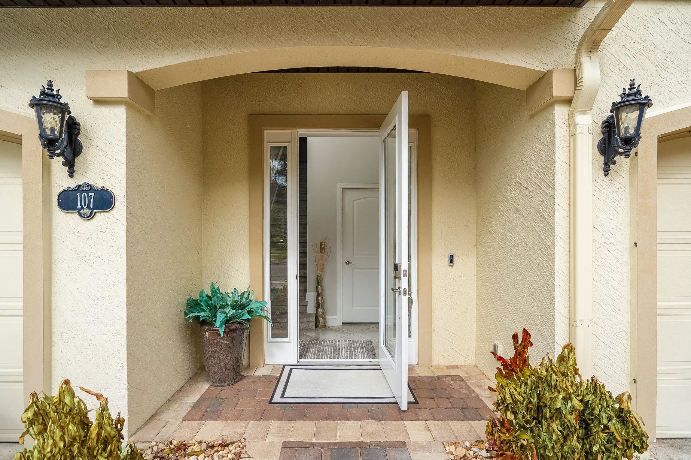 Image 4 of 47 For 107 Canyon Trail