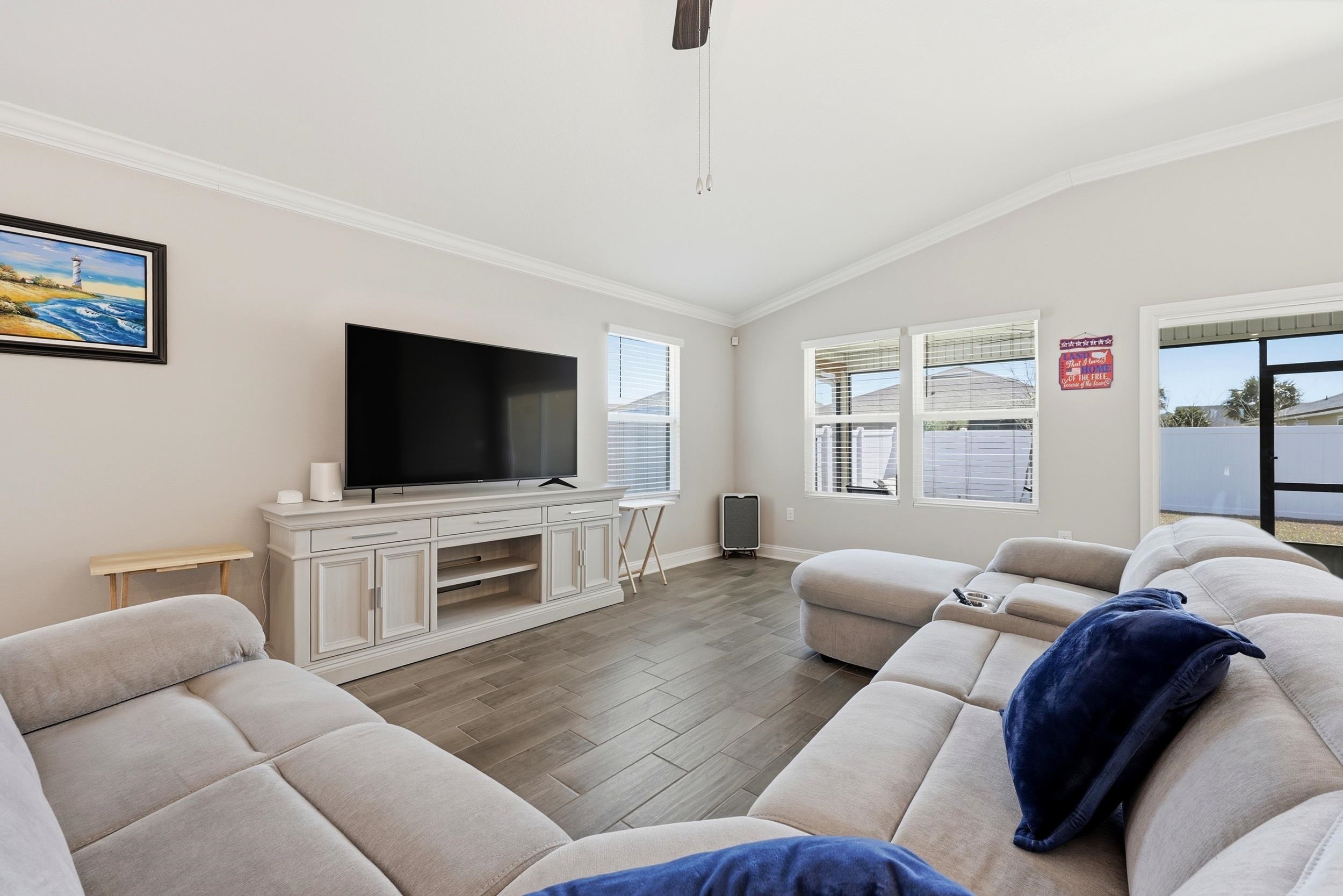 Image 13 of 58 For 53 Dovetail Court