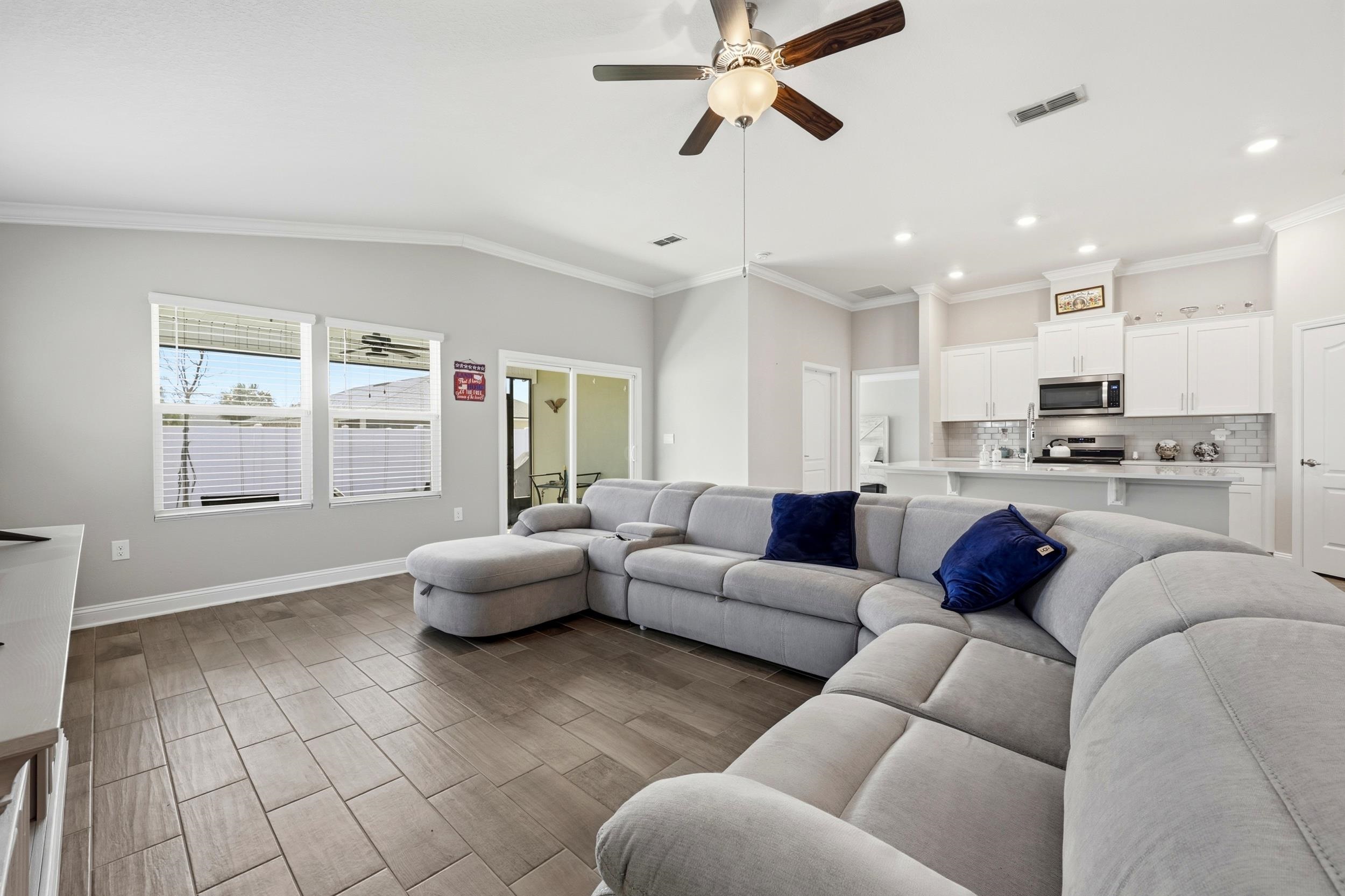 Image 14 of 58 For 53 Dovetail Court