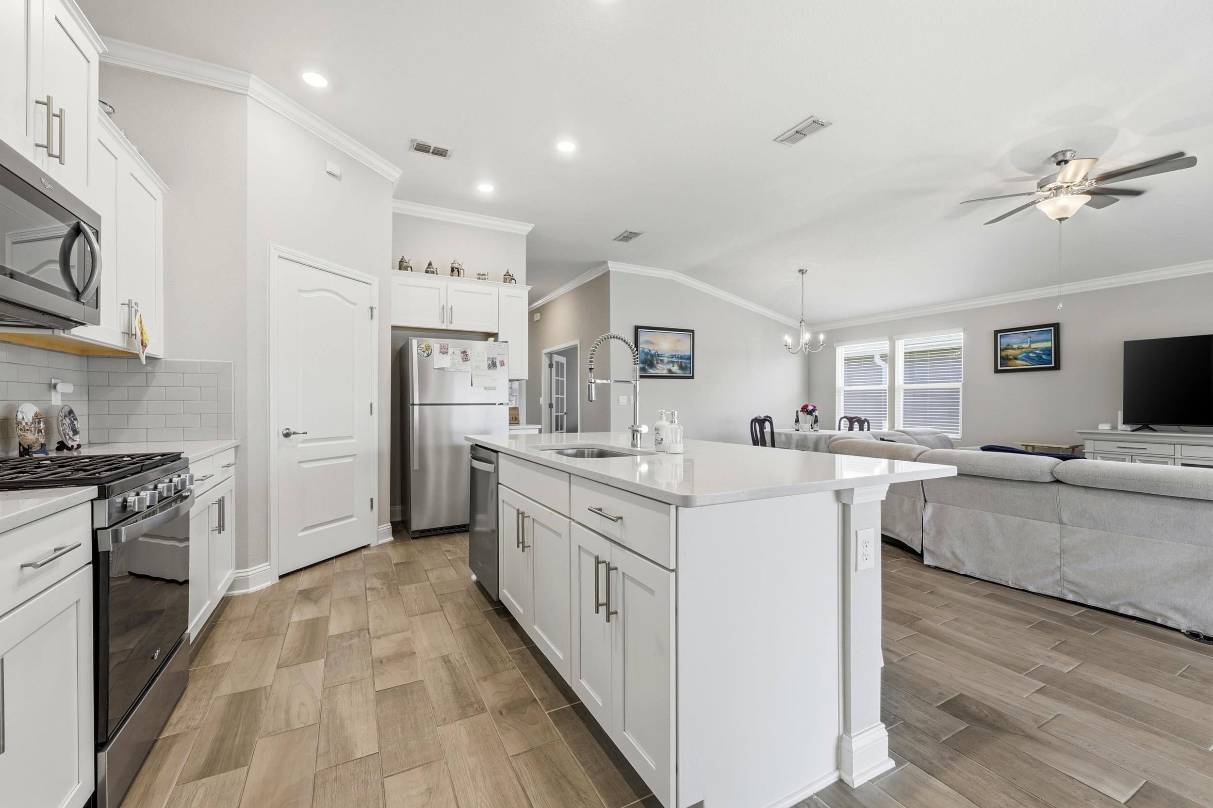 Image 8 of 58 For 53 Dovetail Court