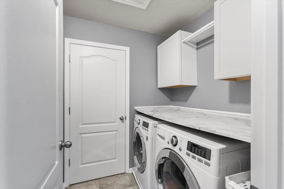 Image 14 of 17 For 277 Servia Drive