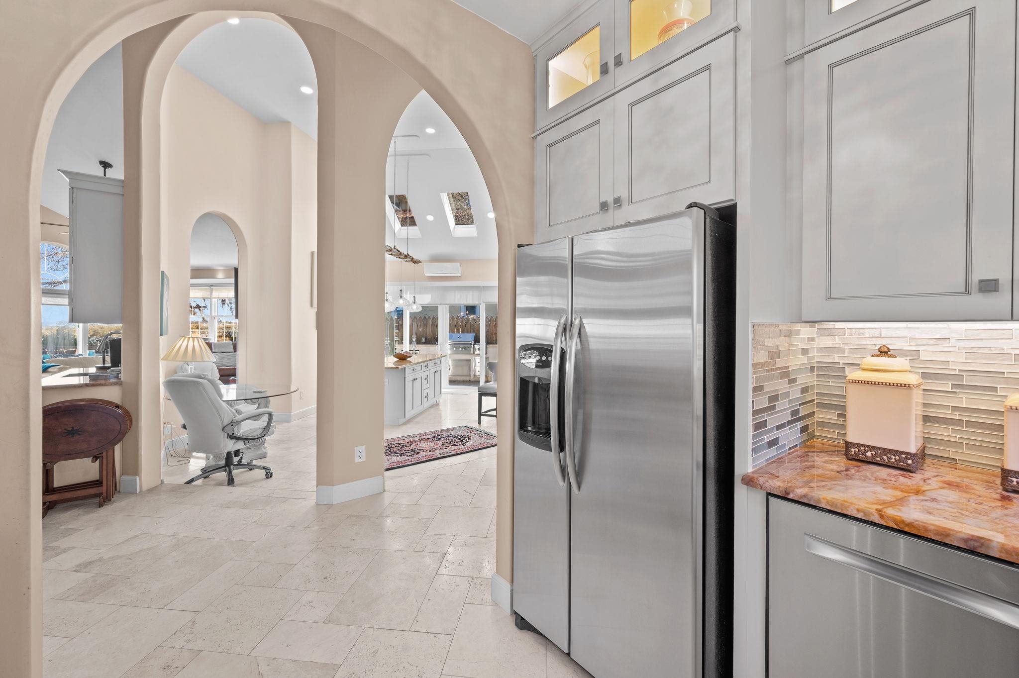 Image 17 of 81 For 3 Radio Rd  