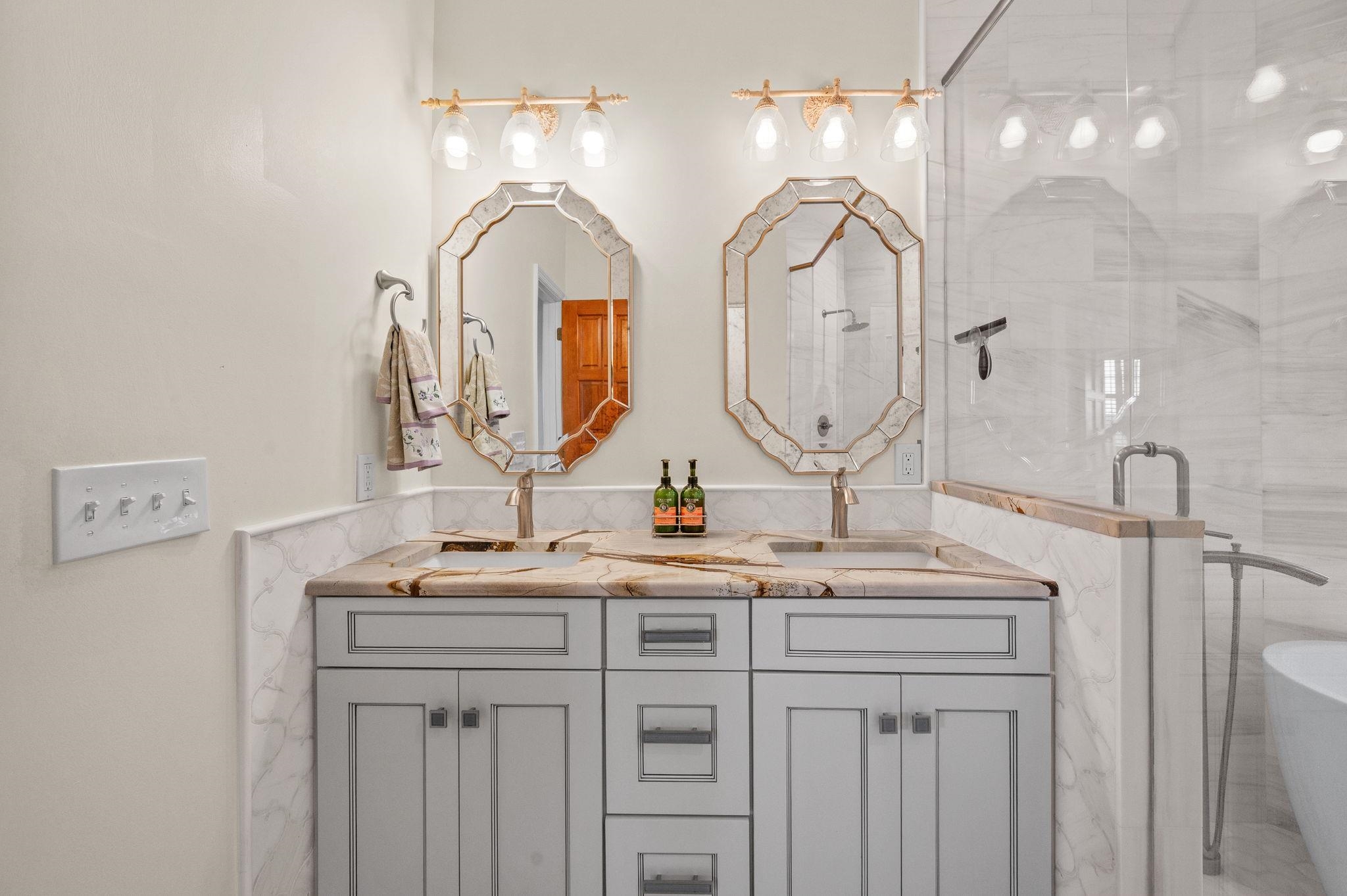 Image 39 of 81 For 3 Radio Rd  