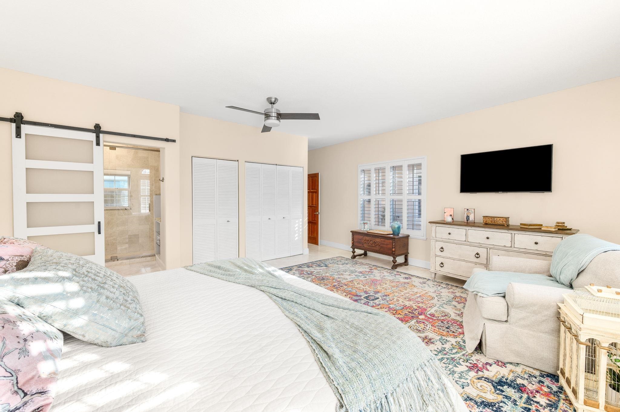 Image 46 of 81 For 3 Radio Rd  