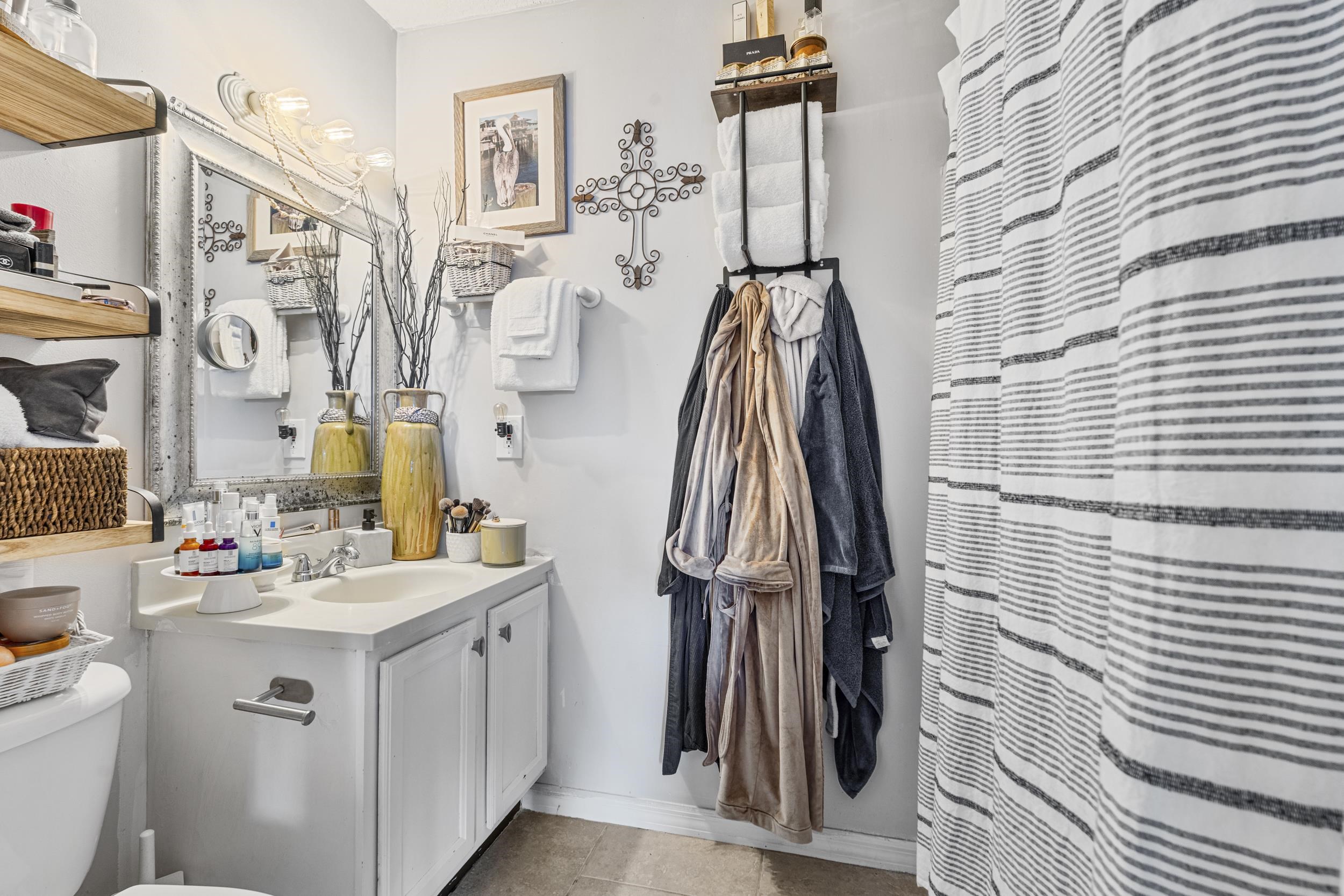 Image 32 of 47 For 120 Ocean Hibiscus Drive