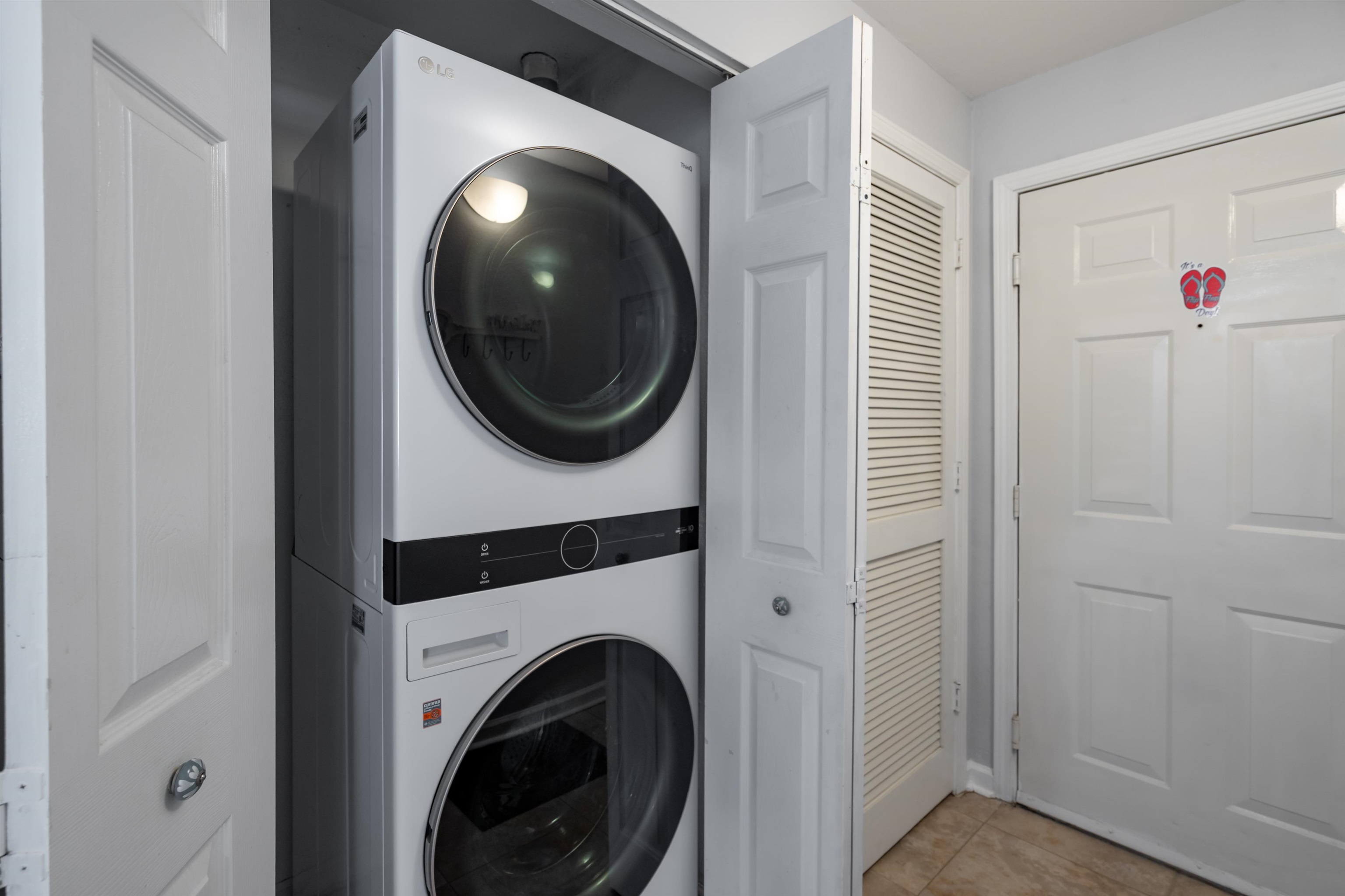 Image 27 of 46 For 440 Villa San Marco Dr S 104