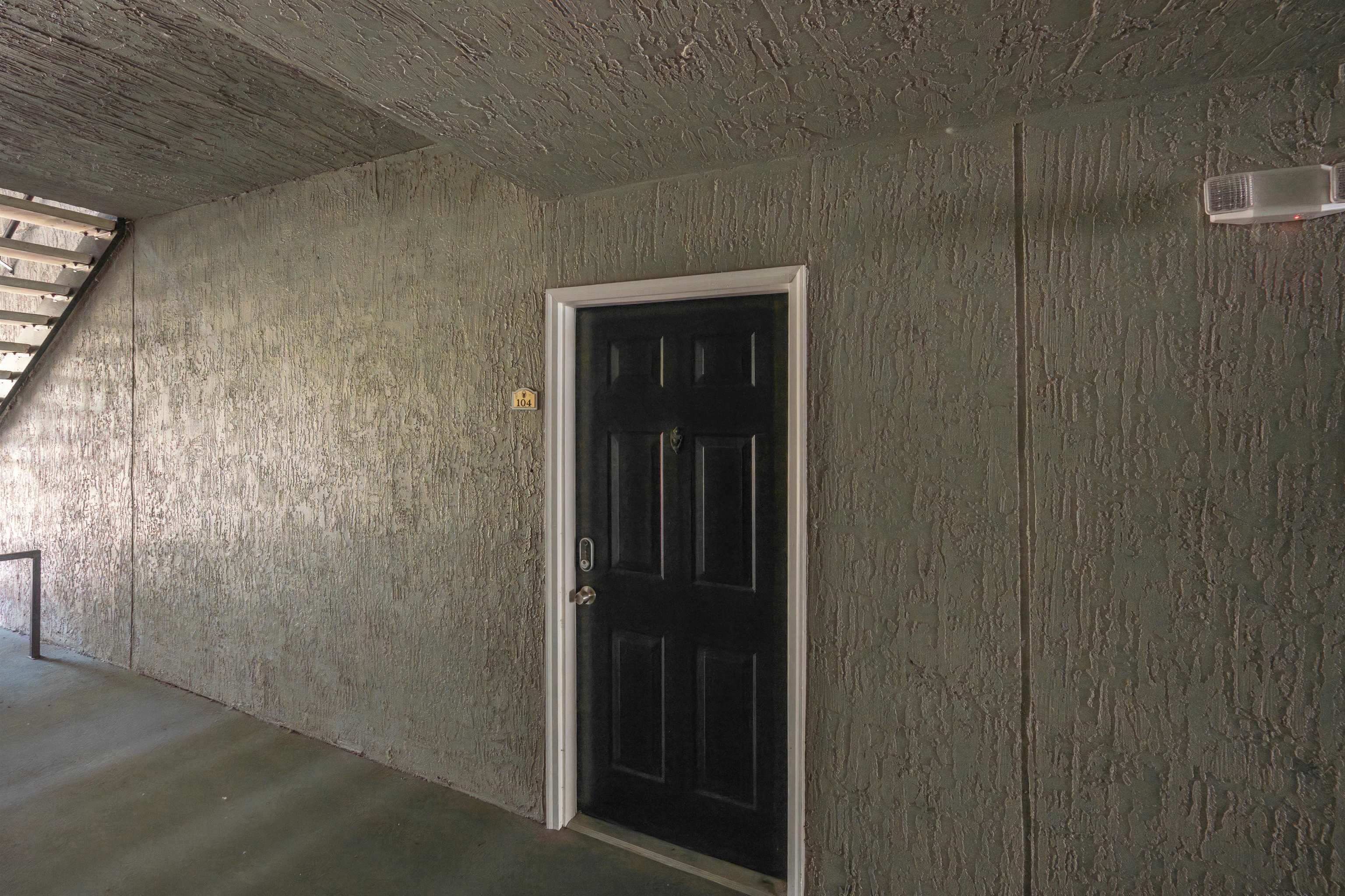 Image 3 of 46 For 440 Villa San Marco Dr S 104