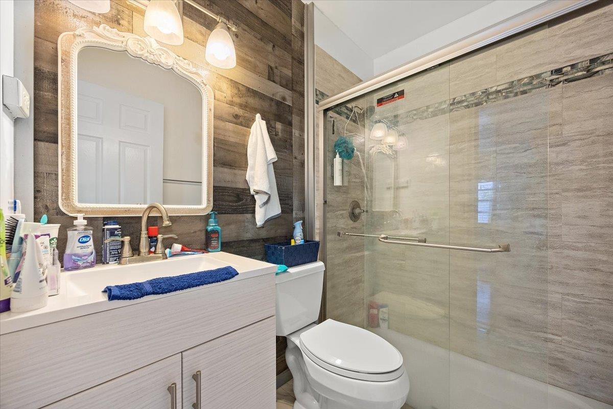 Image 26 of 32 For 6 San Carlos Ave E