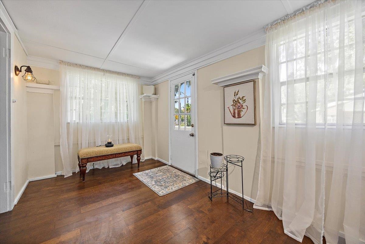 Image 4 of 32 For 6 San Carlos Ave E