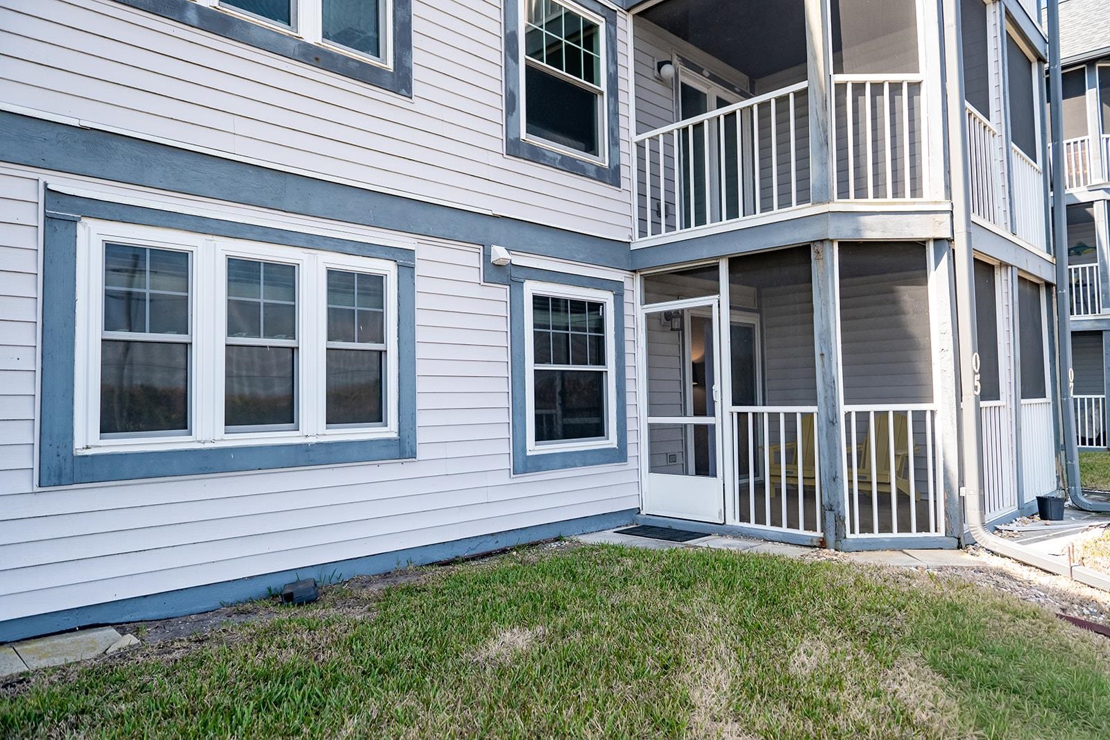 Image 28 of 47 For 110 Ocean Hollow Ln  105