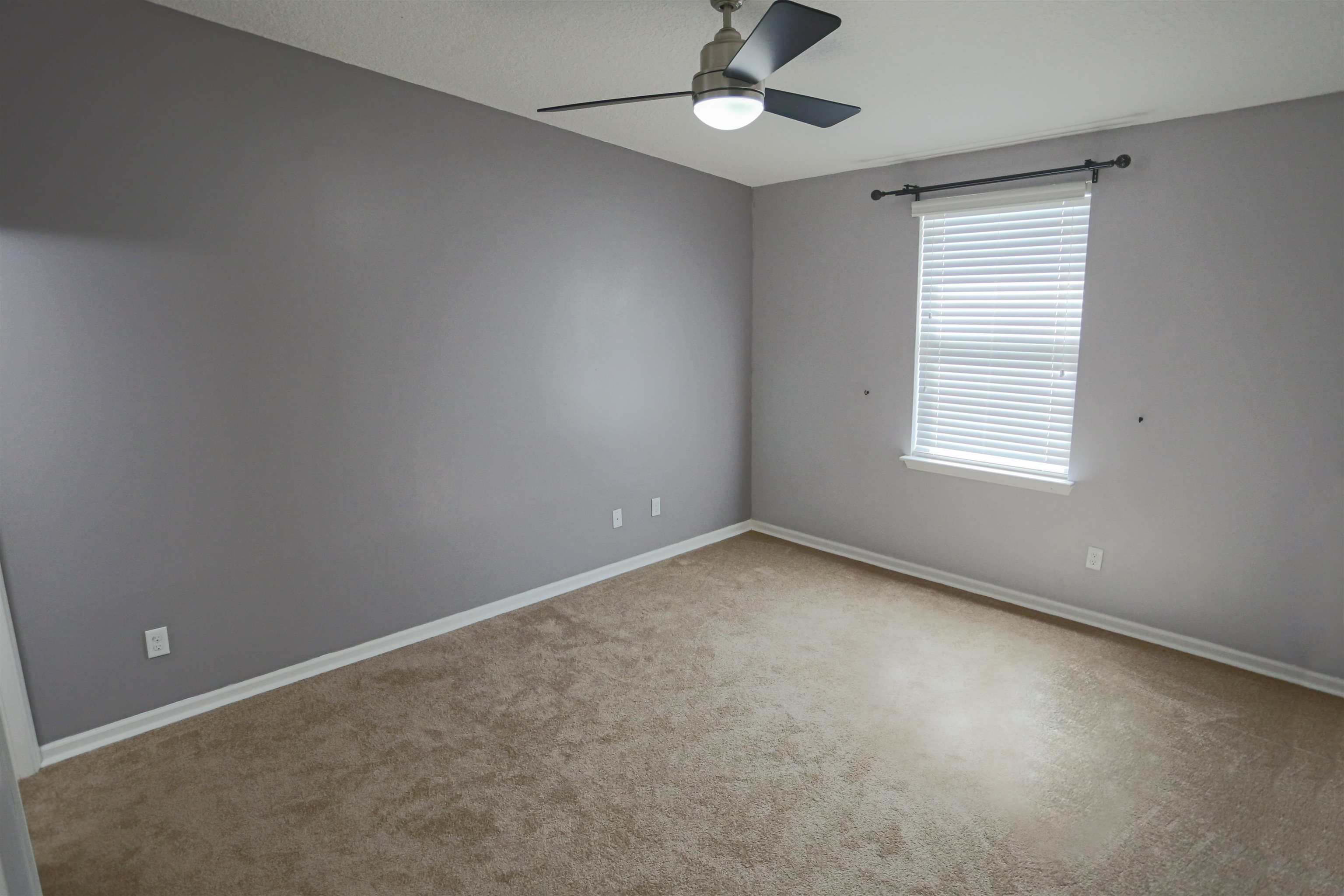 Image 12 of 44 For 904 Golden Lake Loop