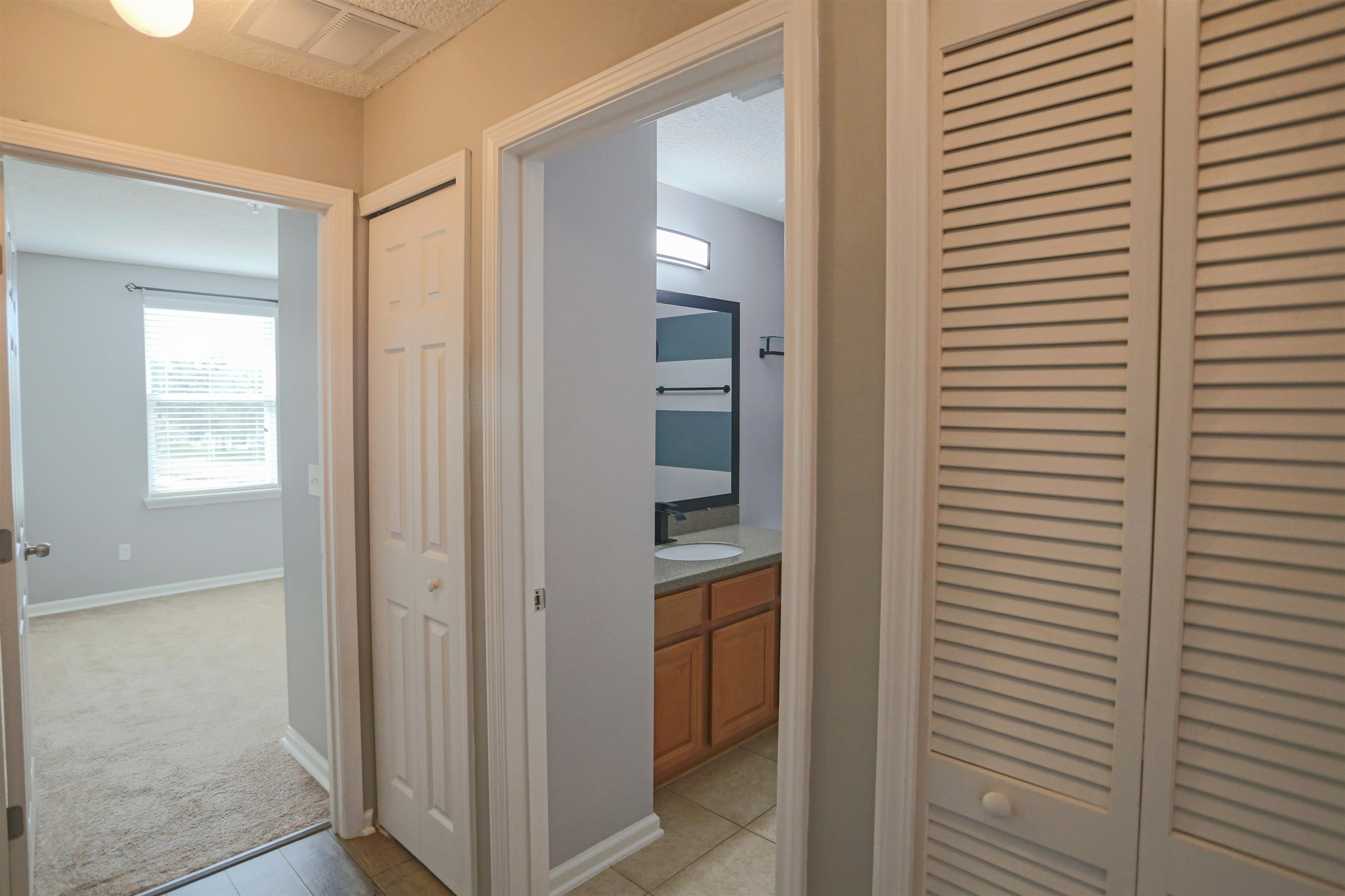 Image 16 of 44 For 904 Golden Lake Loop