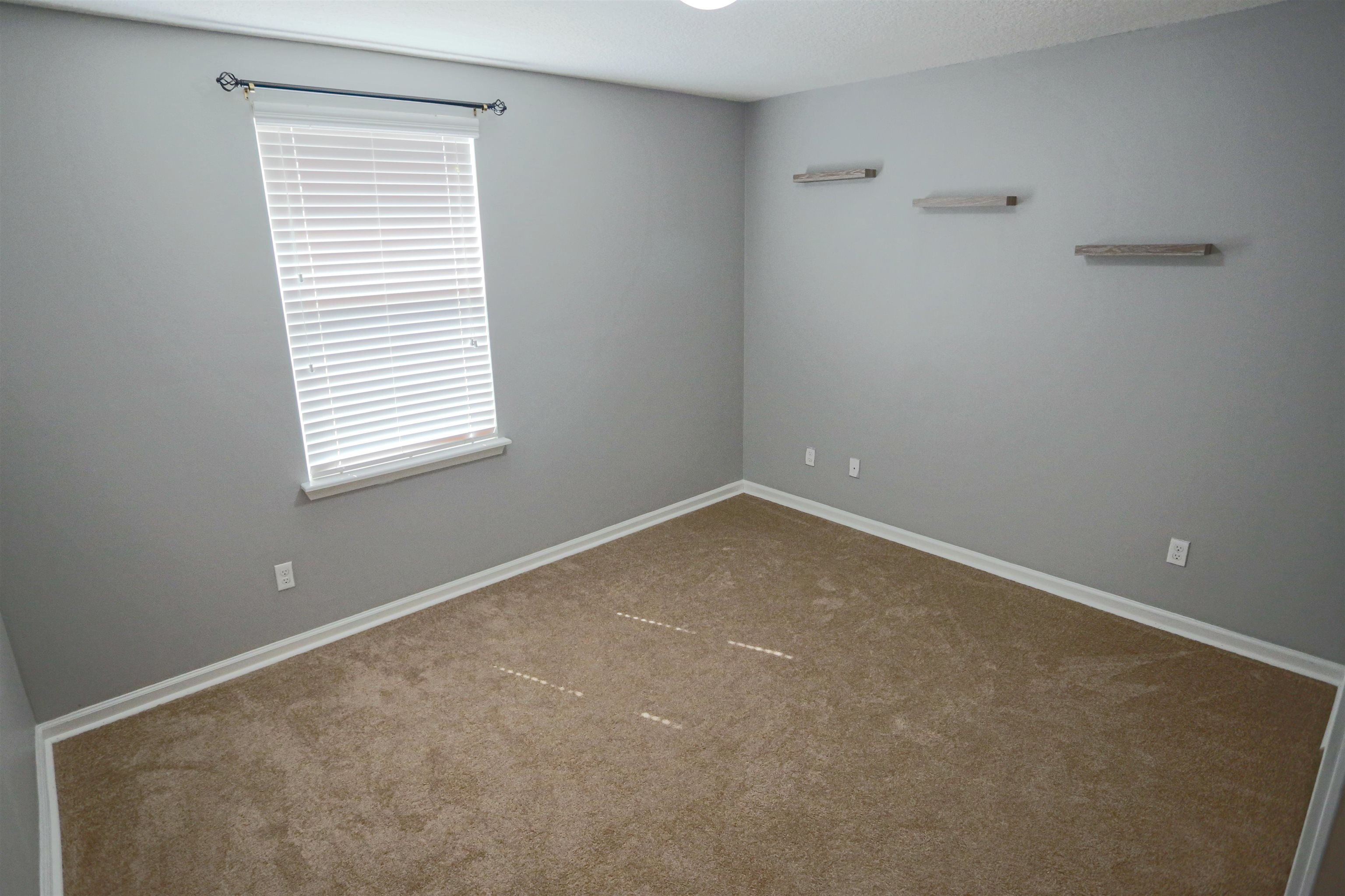 Image 22 of 44 For 904 Golden Lake Loop