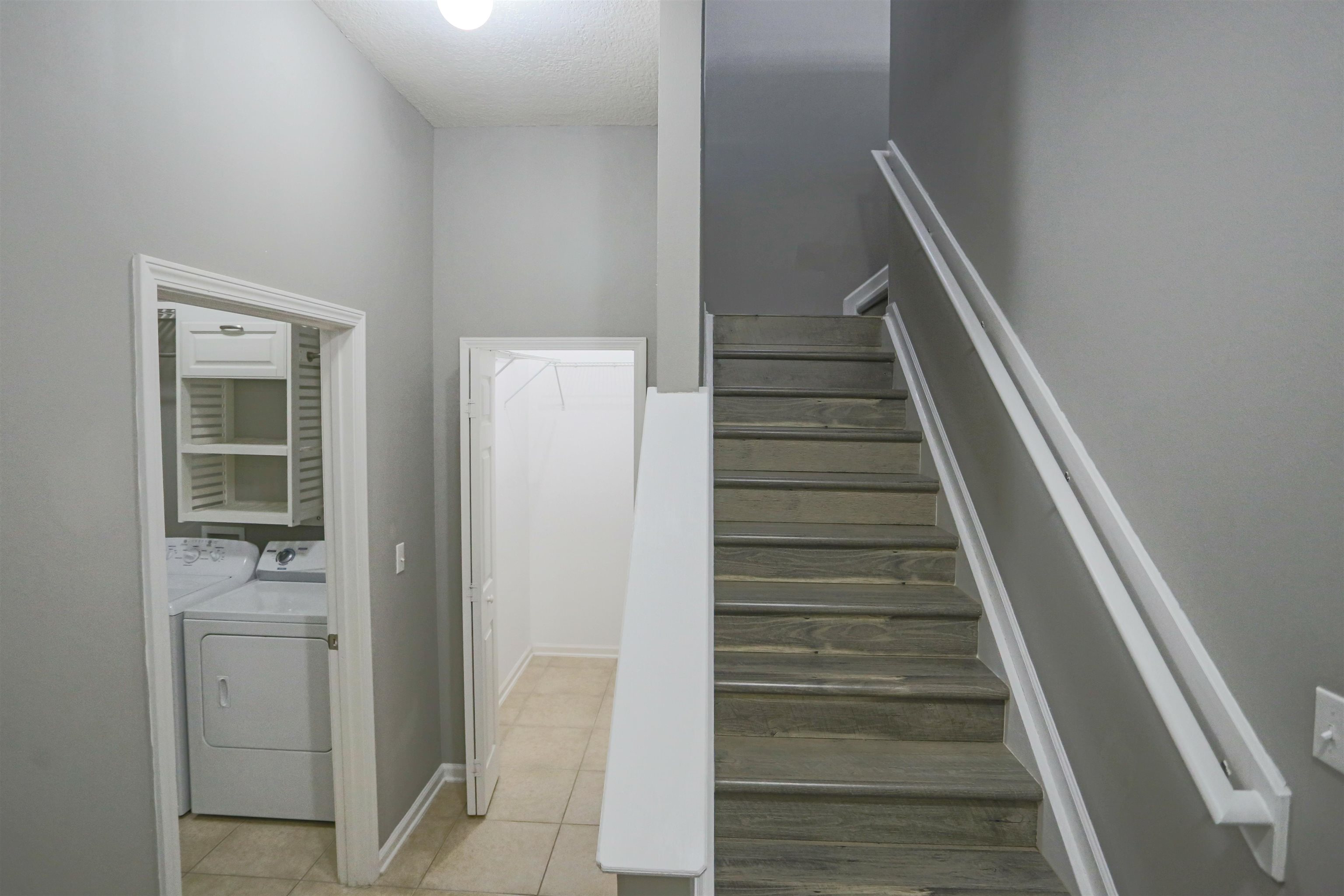 Image 7 of 44 For 904 Golden Lake Loop