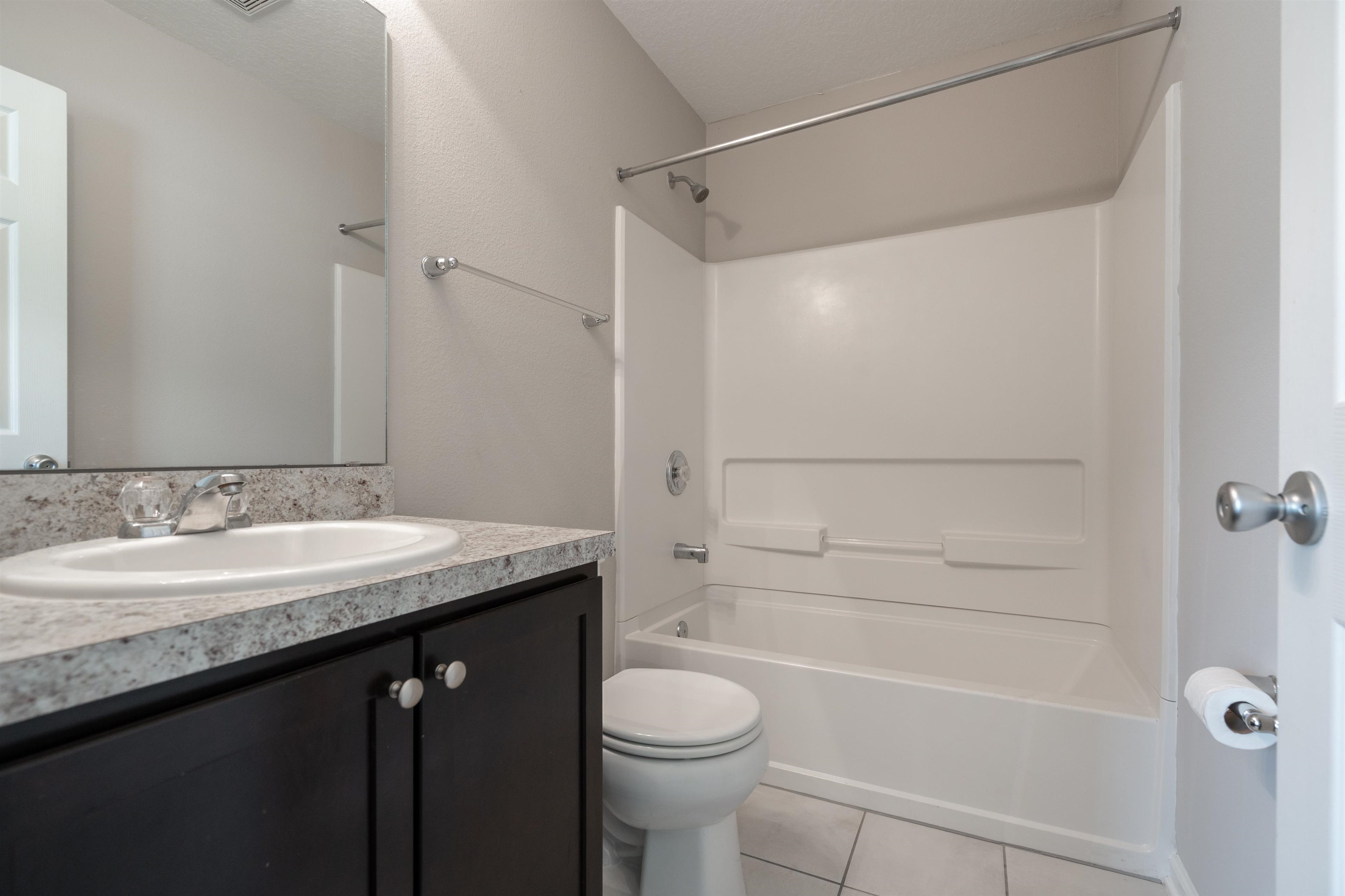 Image 17 of 35 For 24 Islander Ct