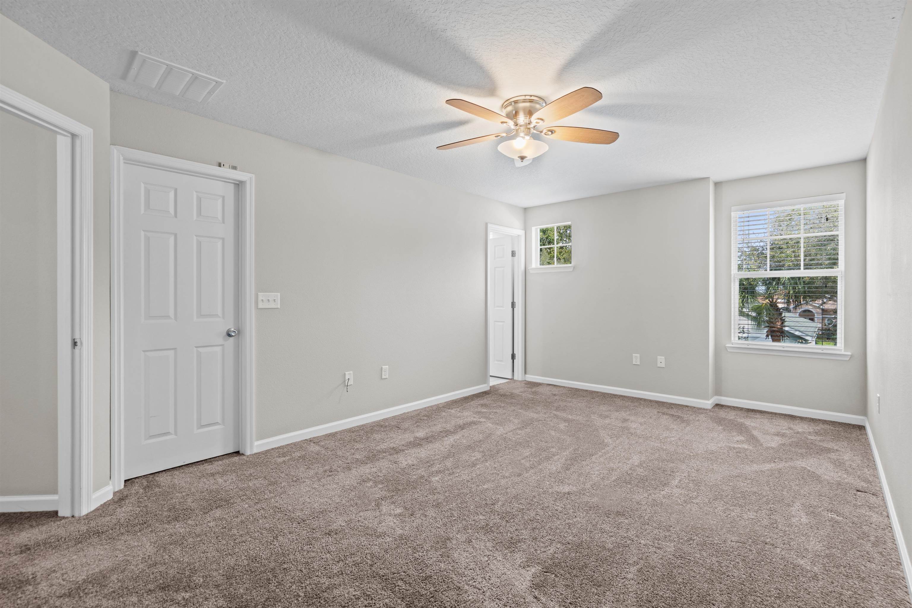 Image 19 of 35 For 24 Islander Ct