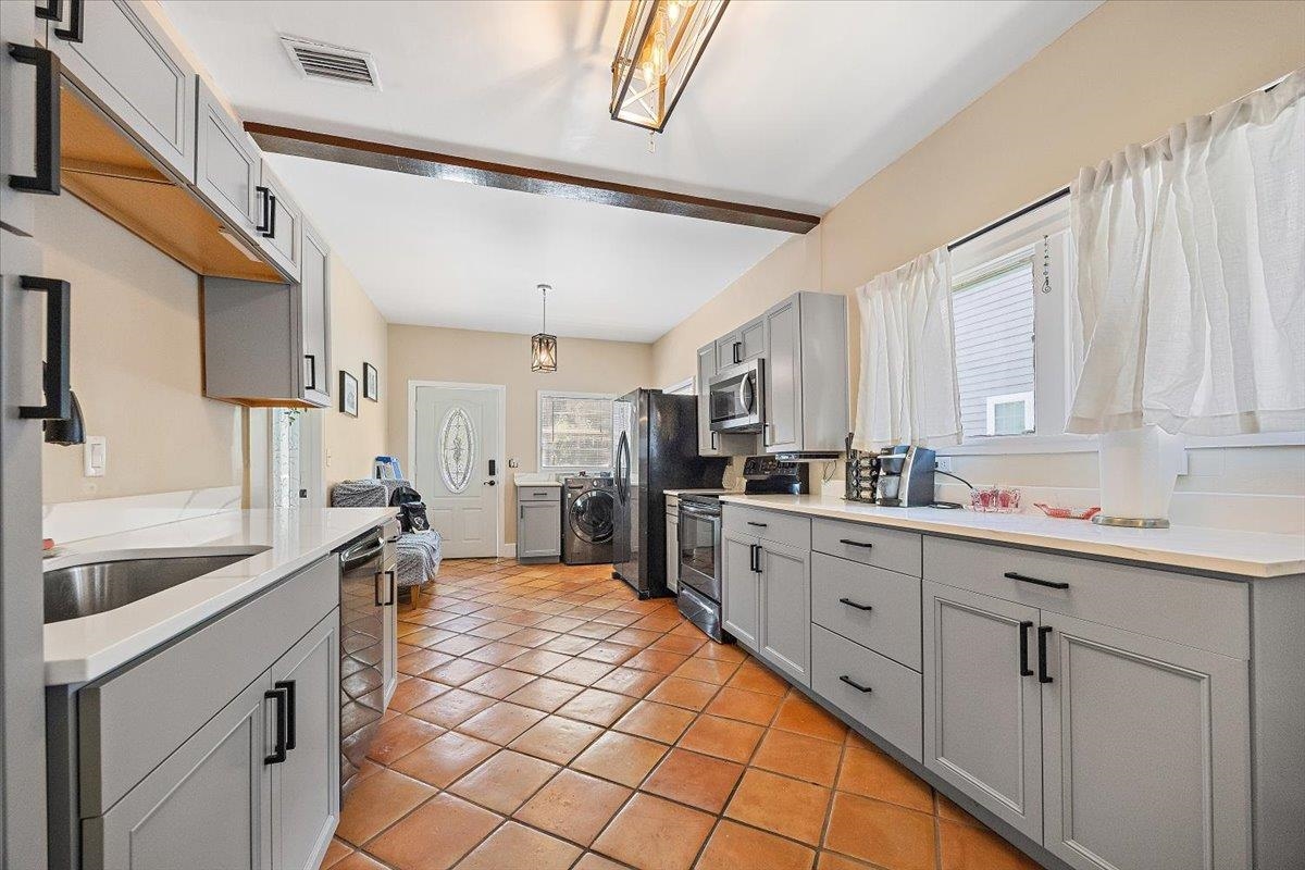 Image 11 of 32 For 6 San Carlos Ave E