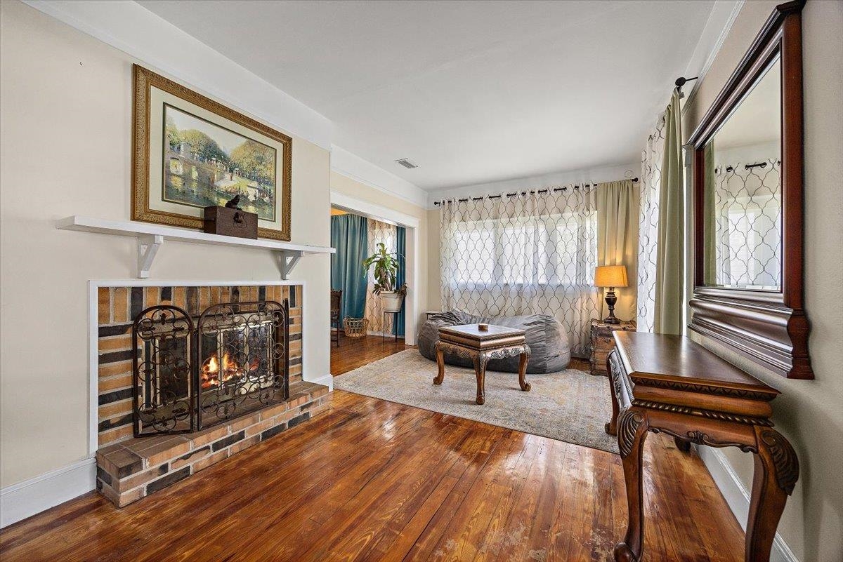 Image 8 of 32 For 6 San Carlos Ave E