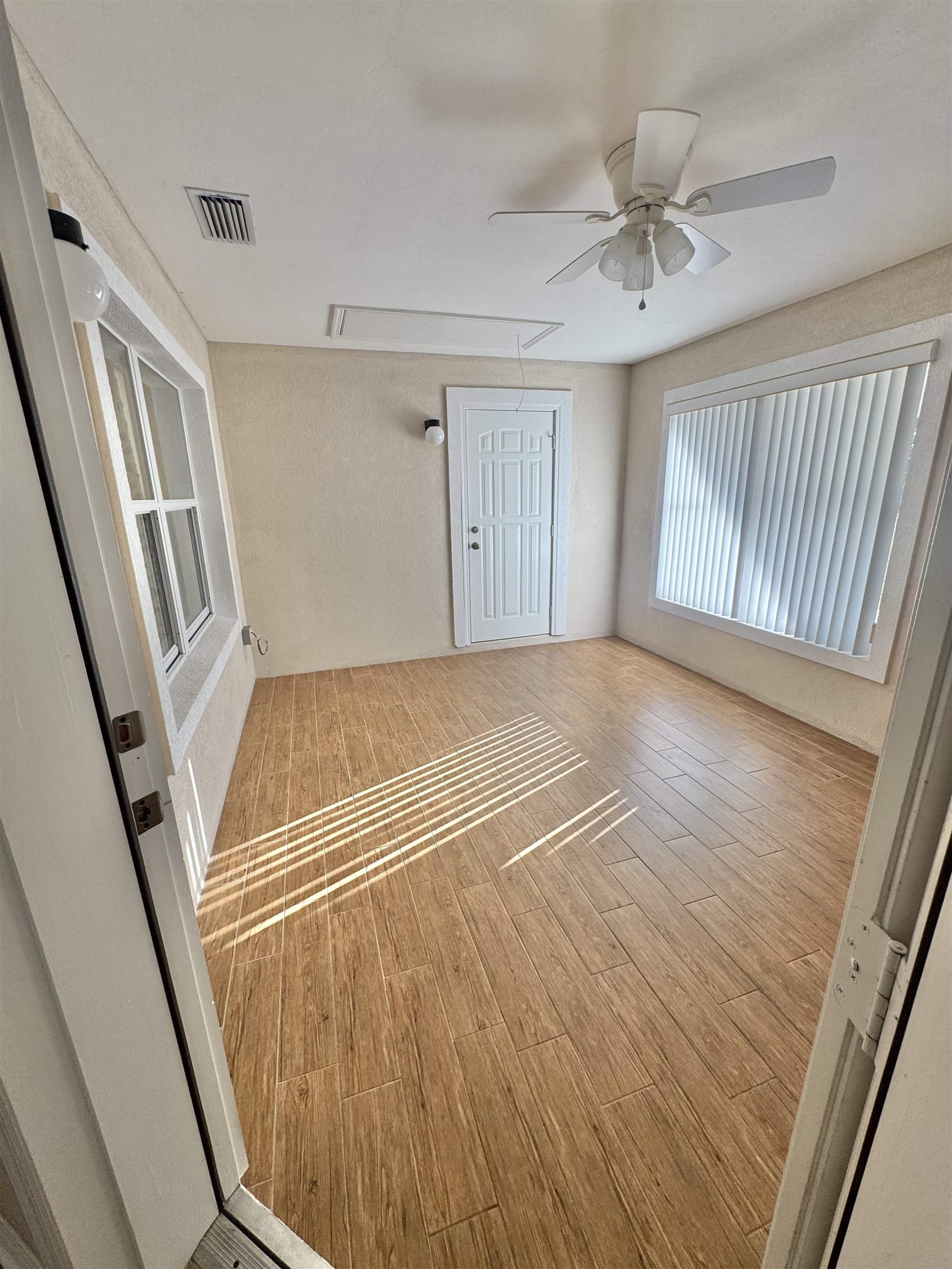 Image 15 of 57 For 147 Confederate Point Rd