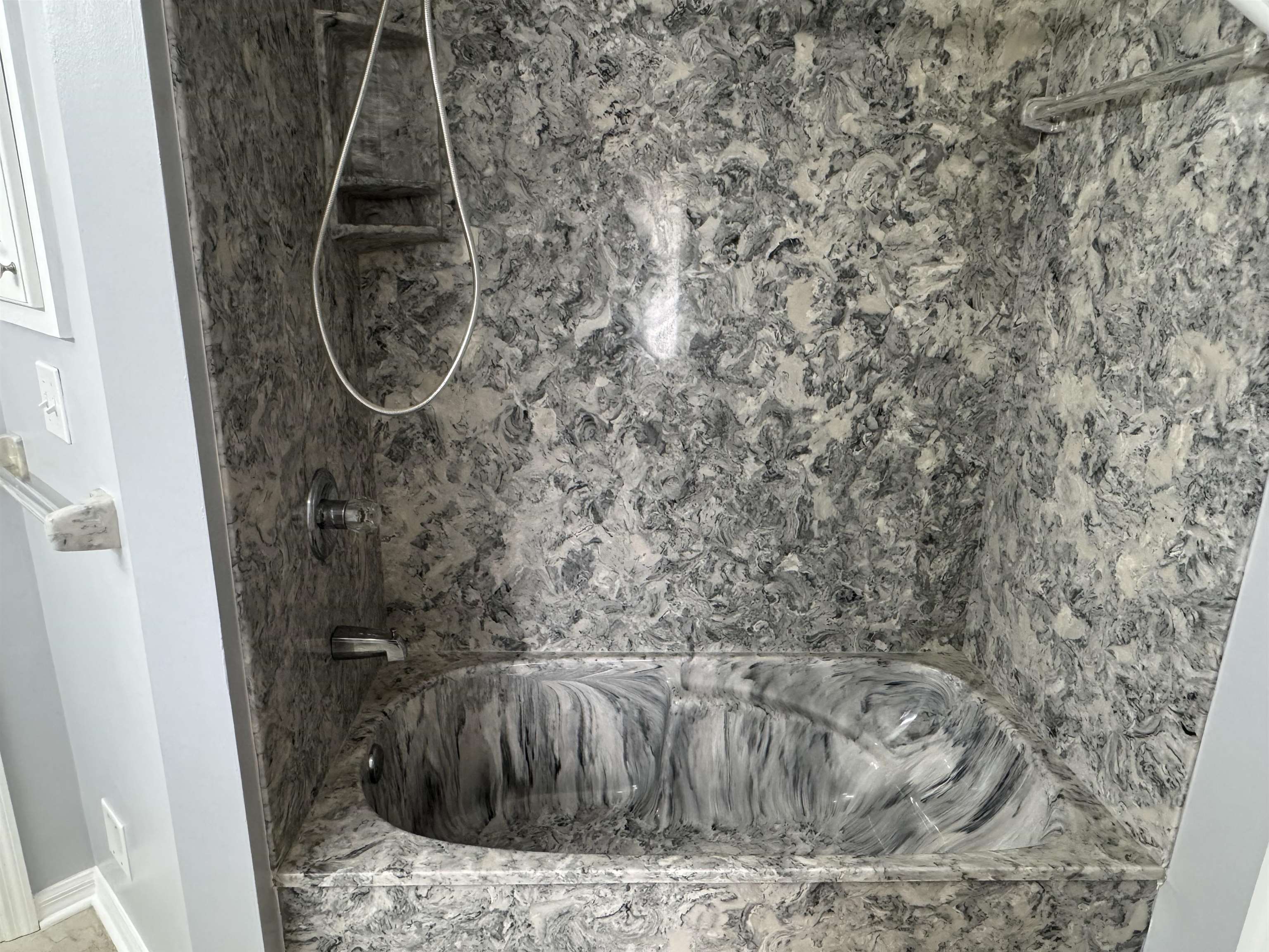 Image 18 of 57 For 147 Confederate Point Rd