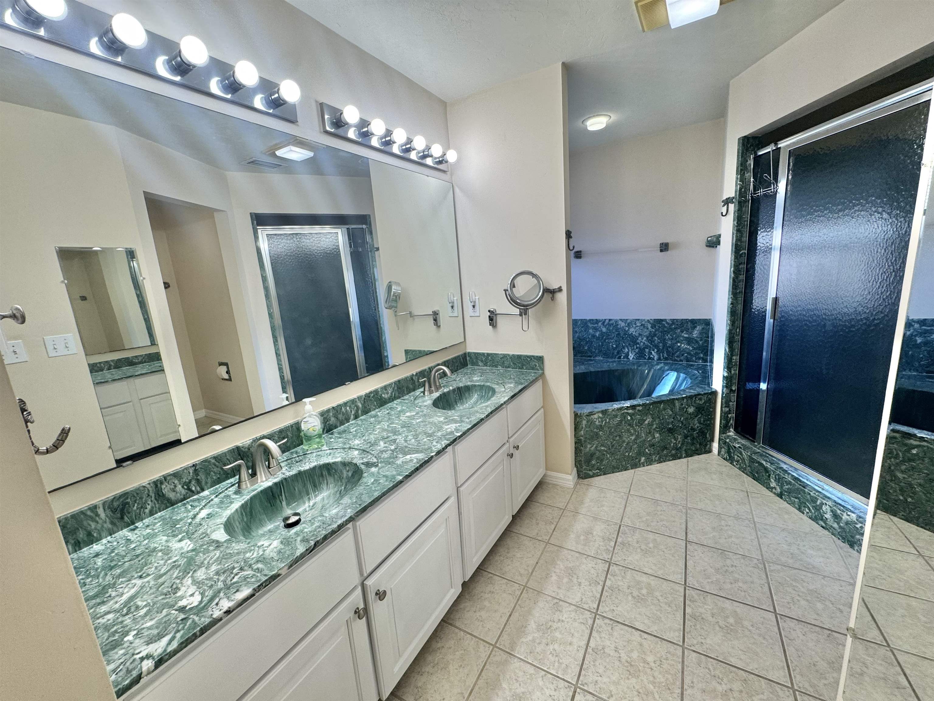 Image 43 of 57 For 147 Confederate Point Rd