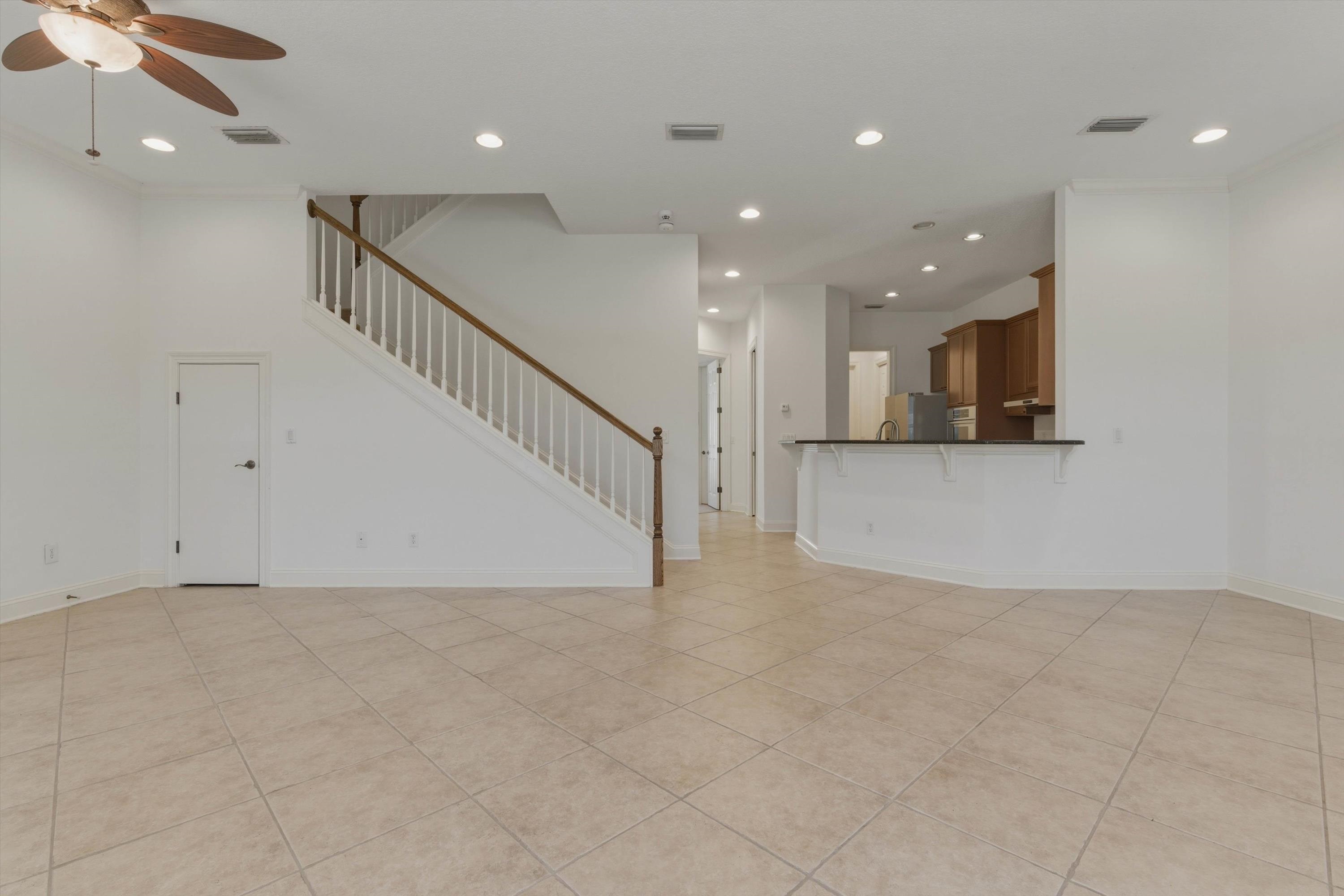 Image 14 of 76 For 654 Loop Pkwy S