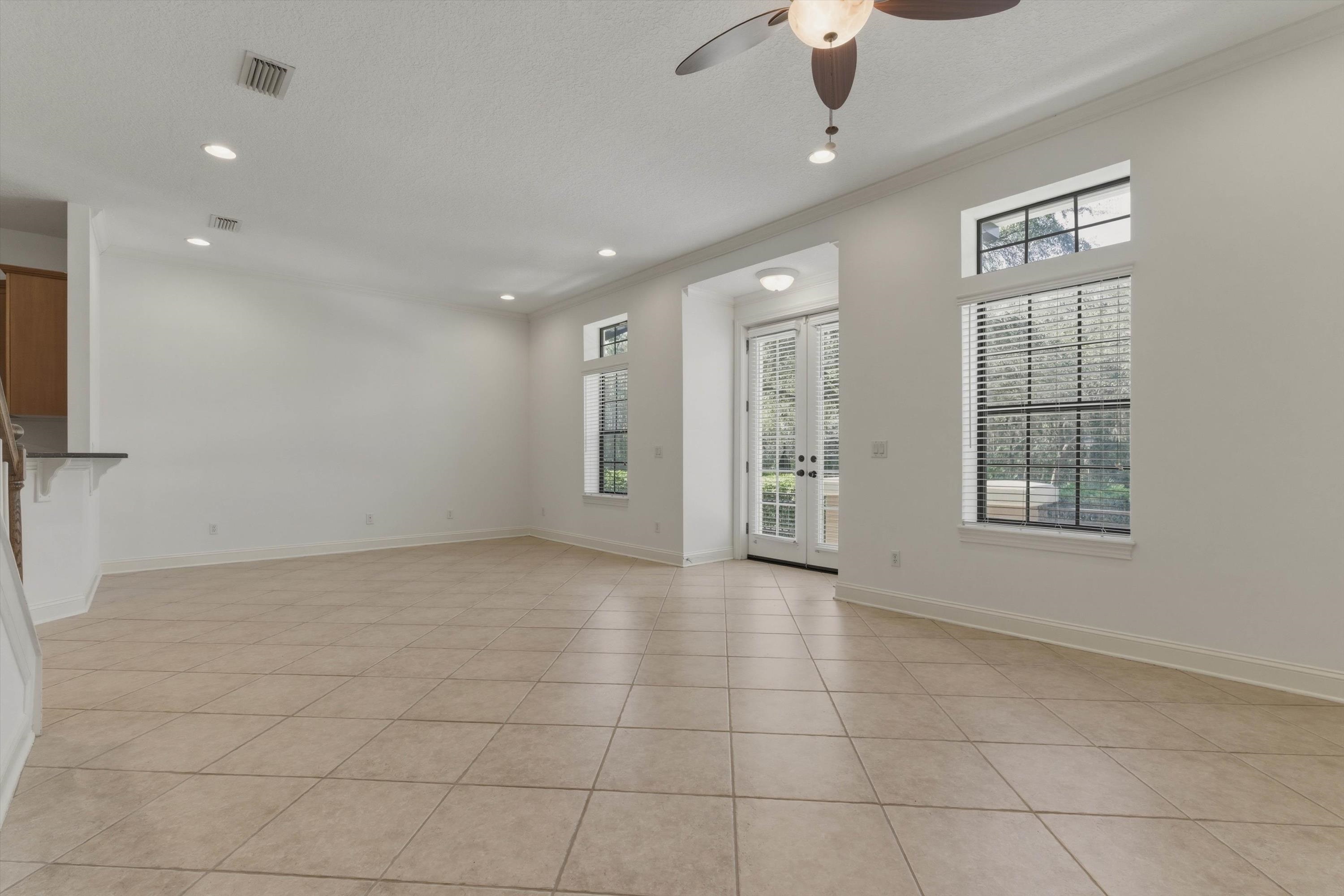 Image 17 of 76 For 654 Loop Pkwy S