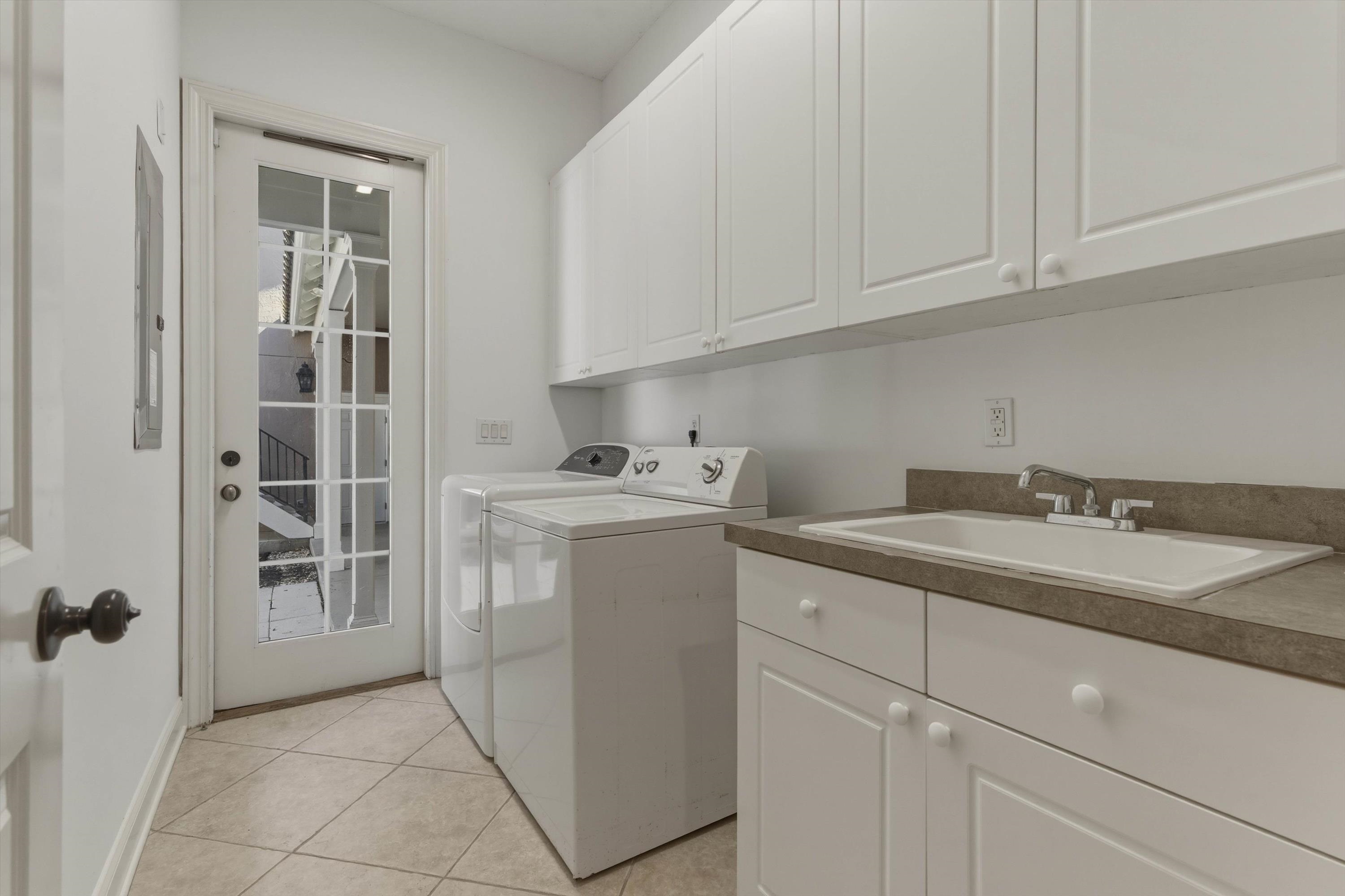 Image 22 of 76 For 654 Loop Pkwy S