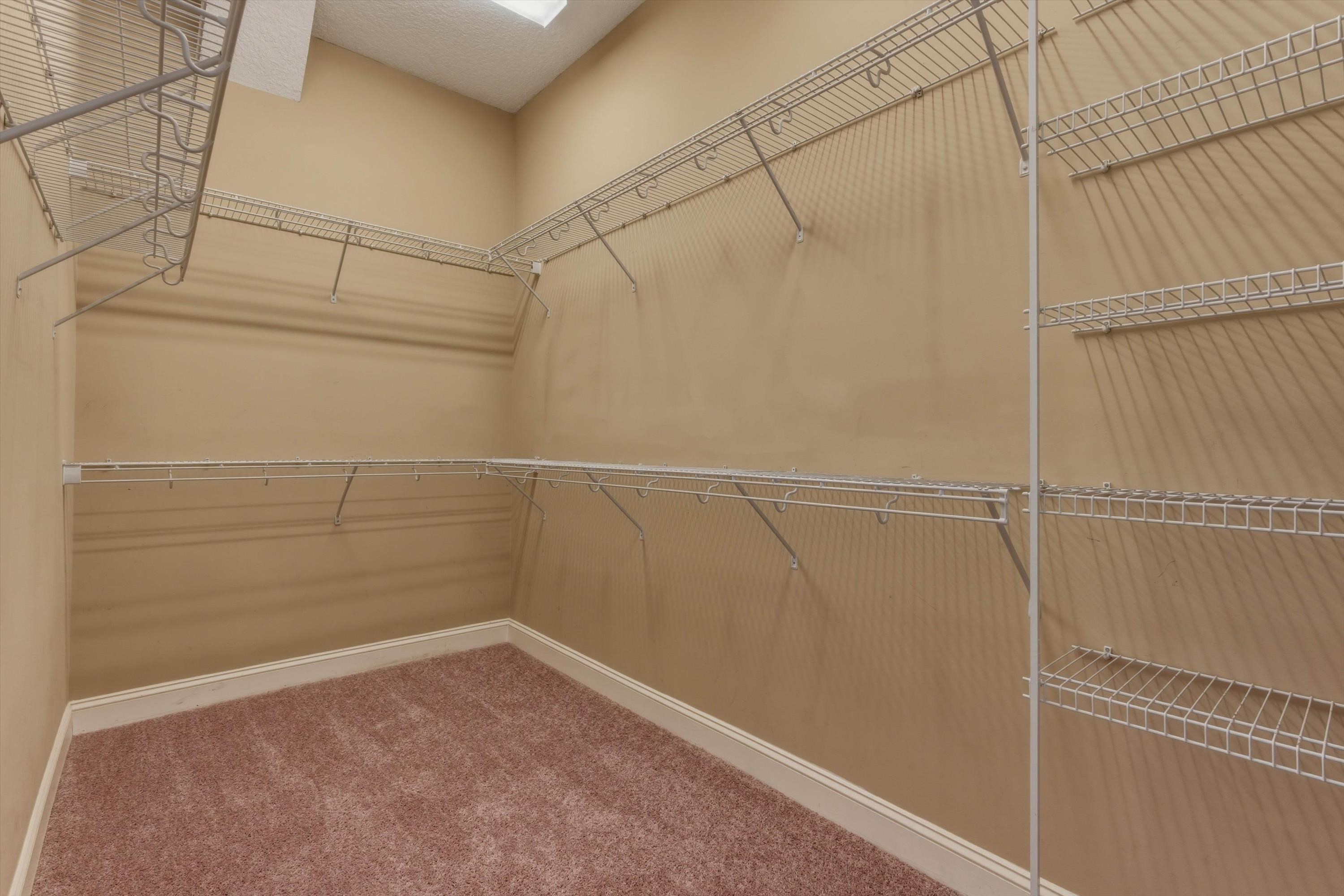 Image 27 of 76 For 654 Loop Pkwy S