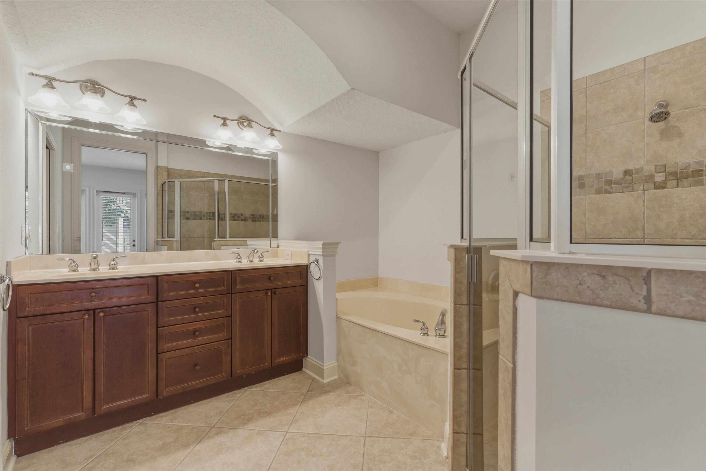 Image 29 of 76 For 654 Loop Pkwy S