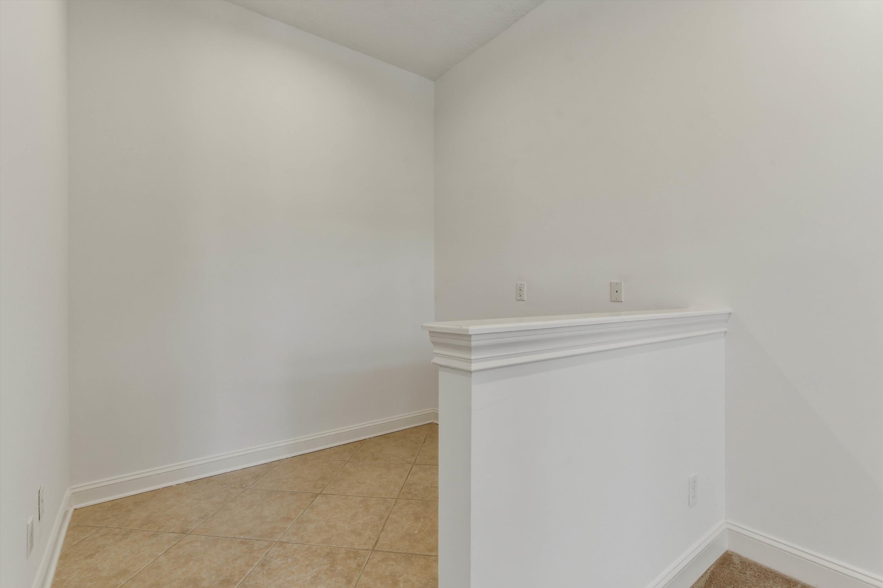 Image 30 of 76 For 654 Loop Pkwy S