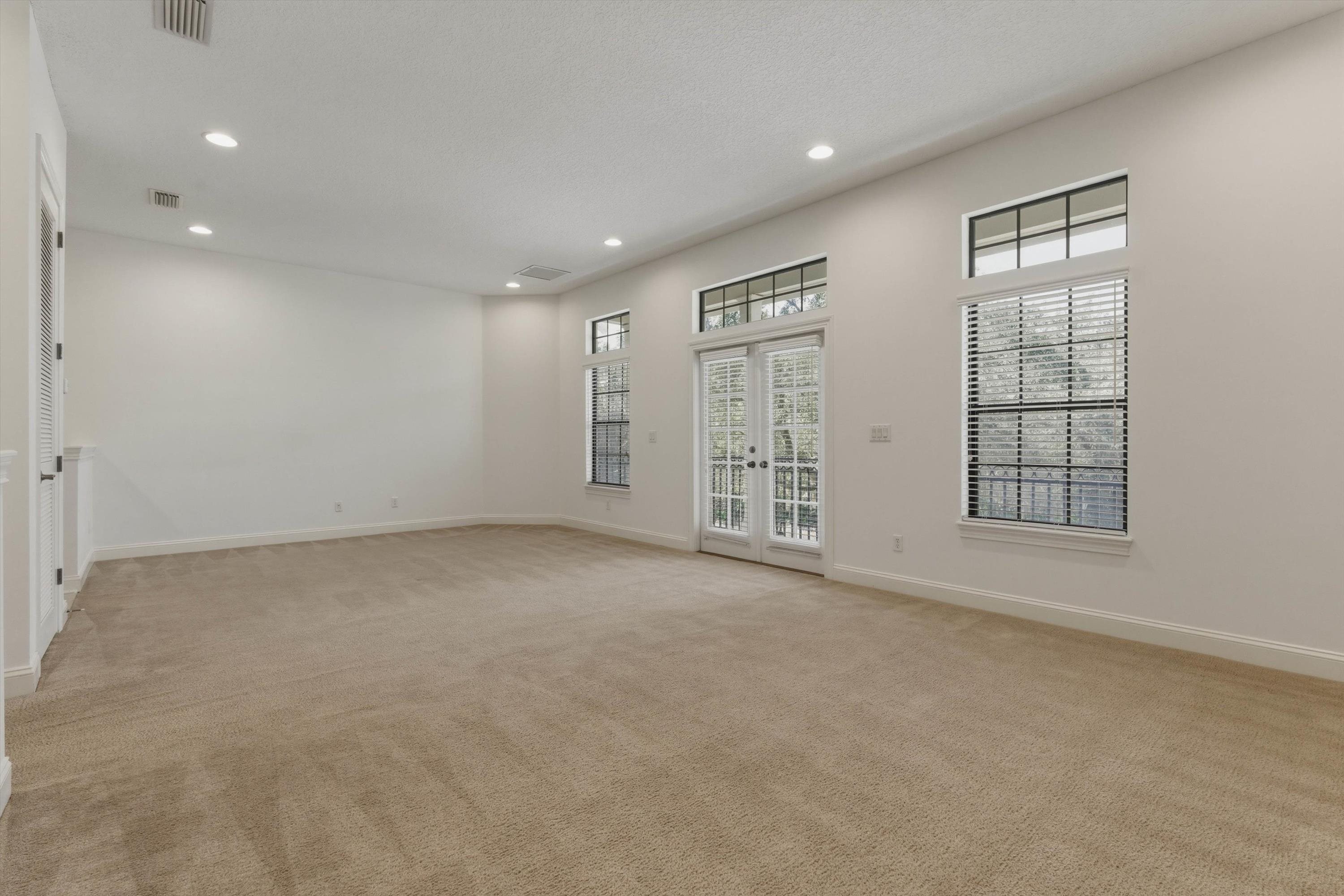 Image 31 of 76 For 654 Loop Pkwy S