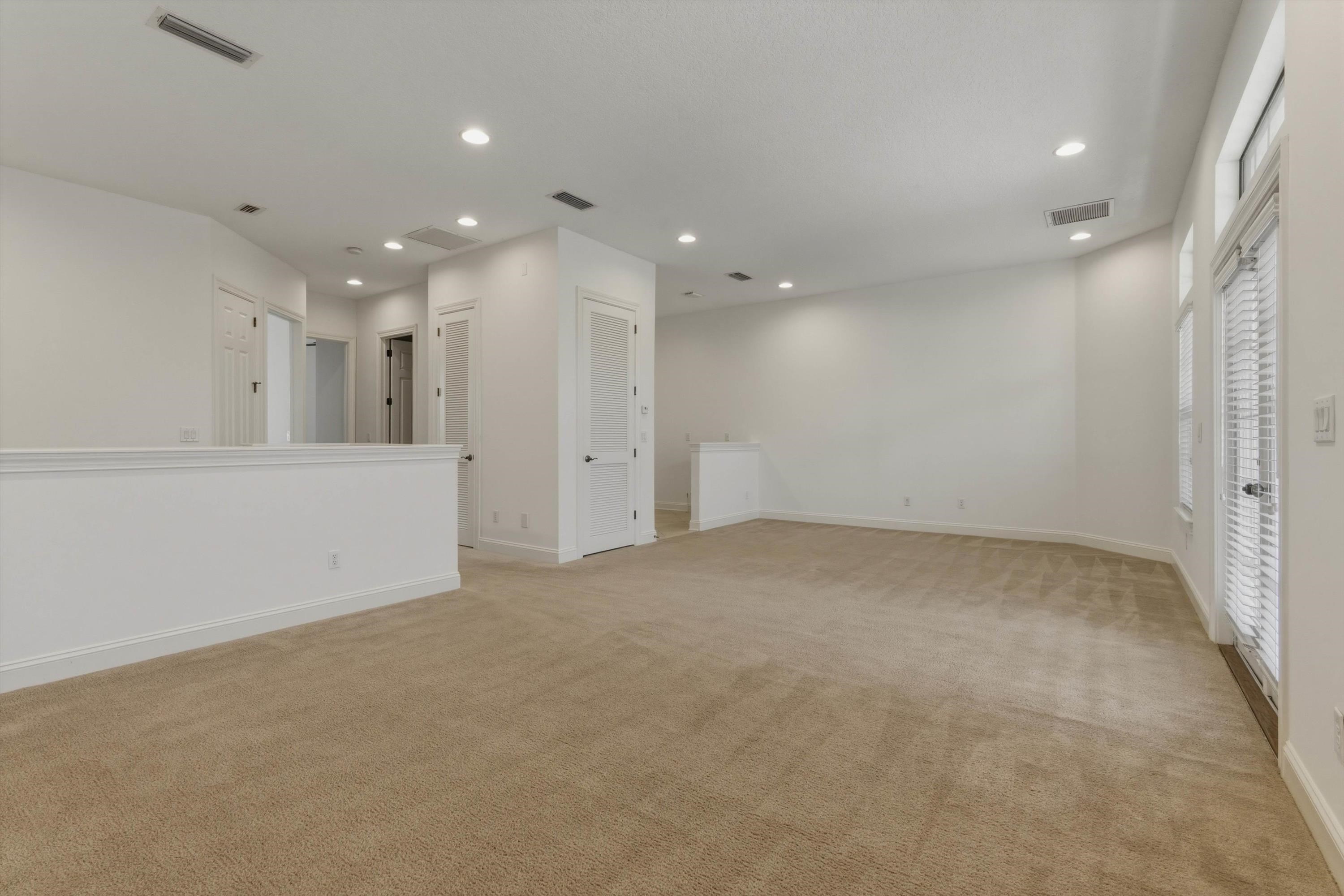 Image 33 of 76 For 654 Loop Pkwy S