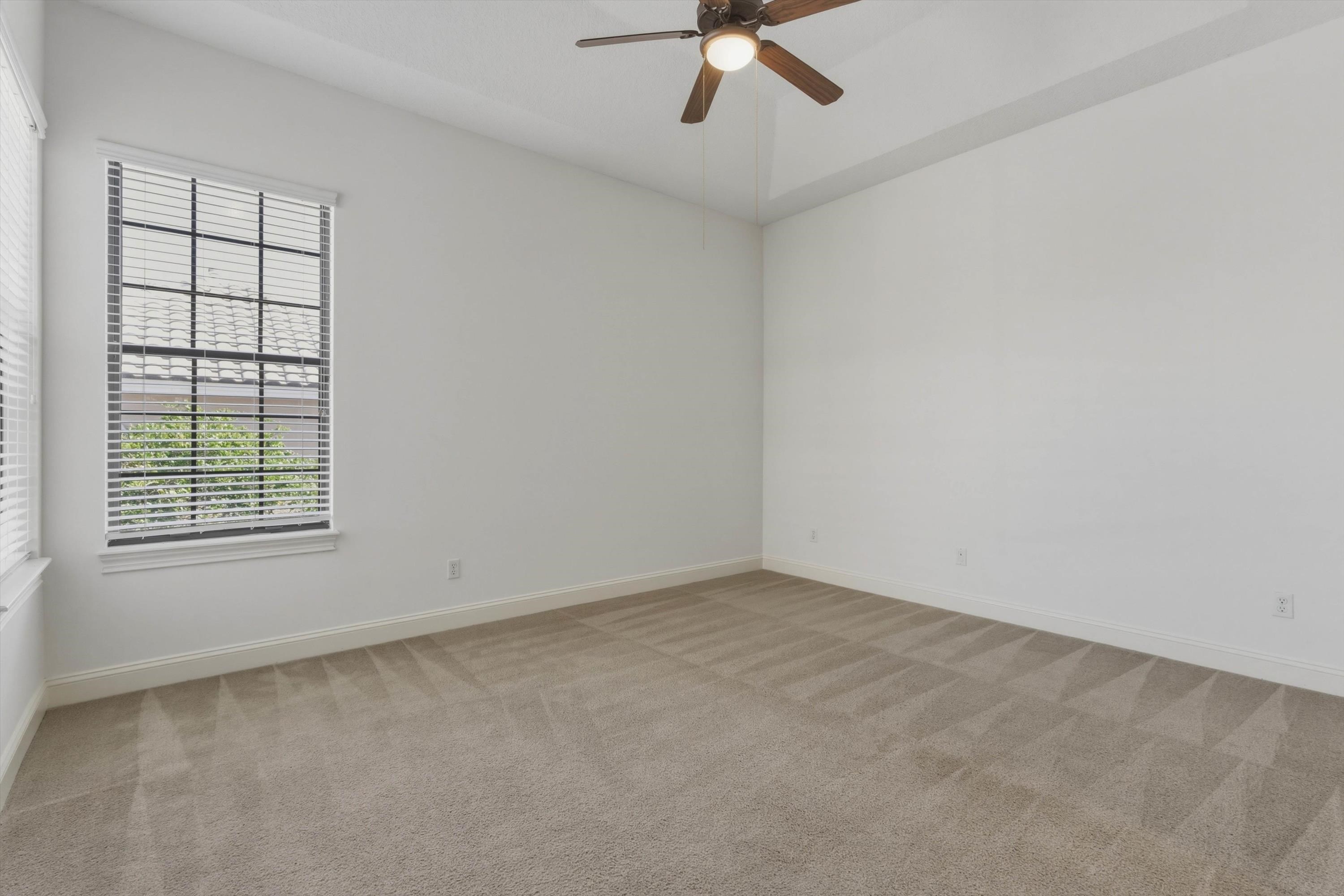 Image 35 of 76 For 654 Loop Pkwy S